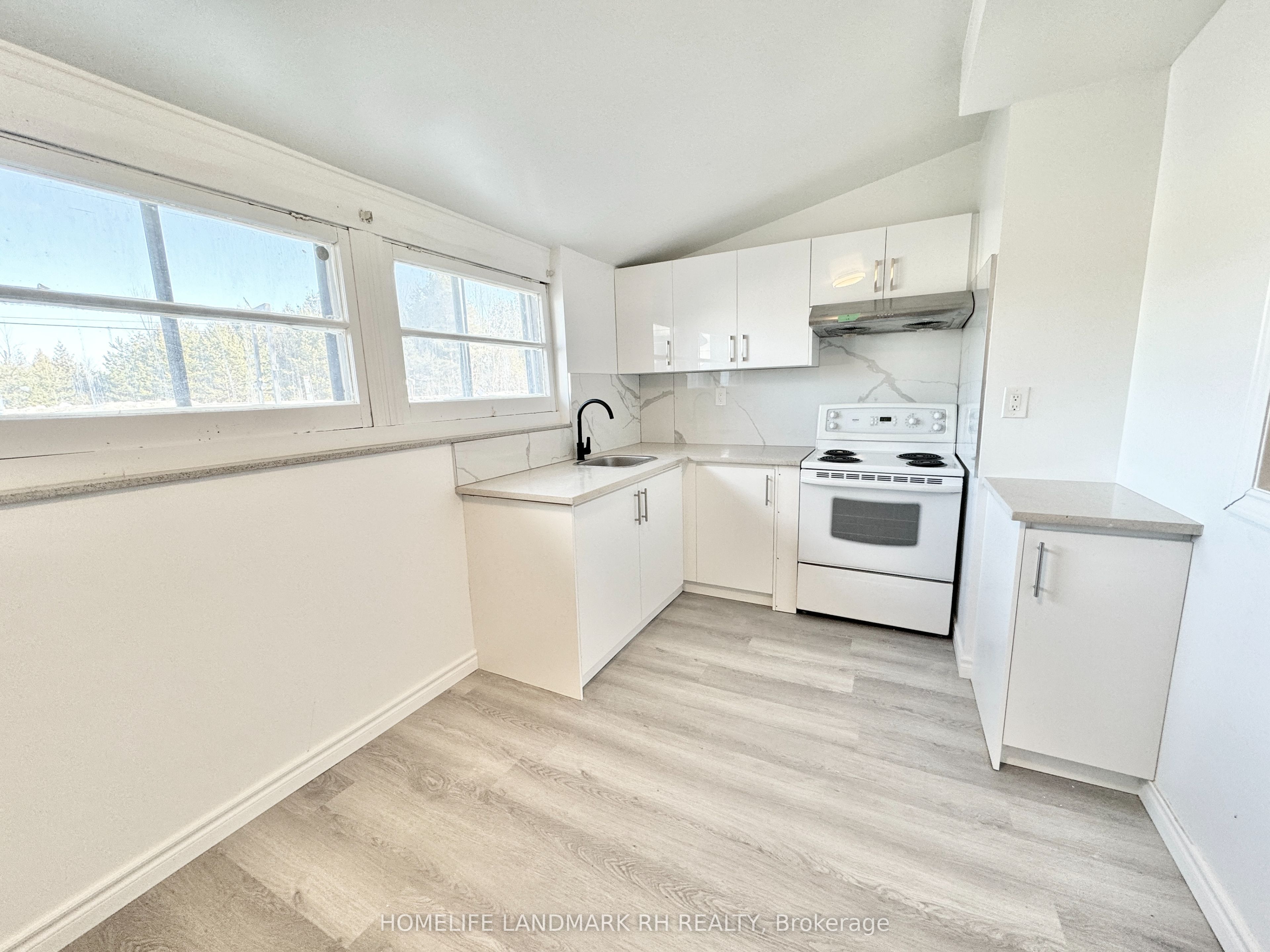 25066 Commodore Road 102 Property Photo 3