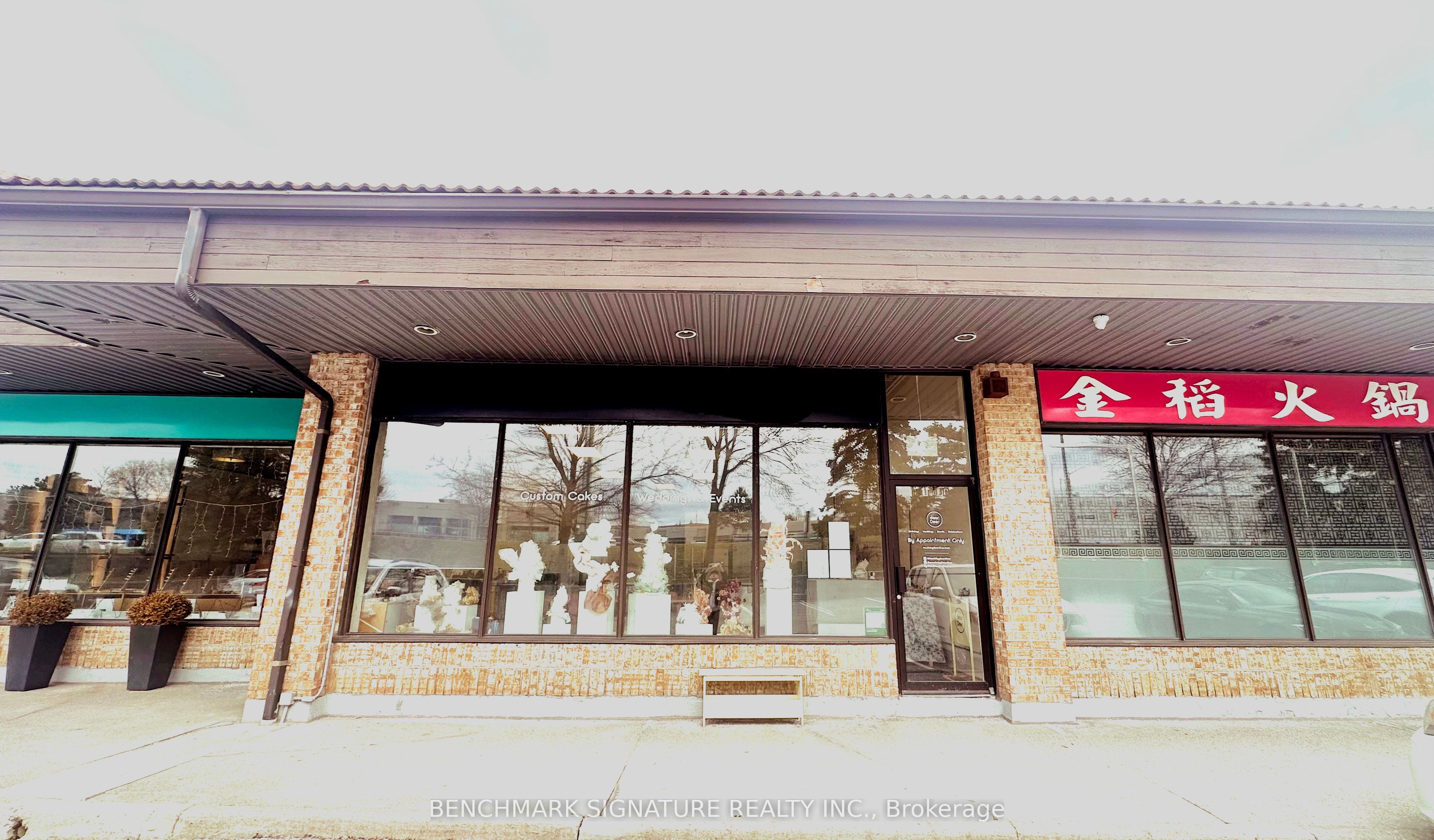 10 E Wilmot St Property Photo 1