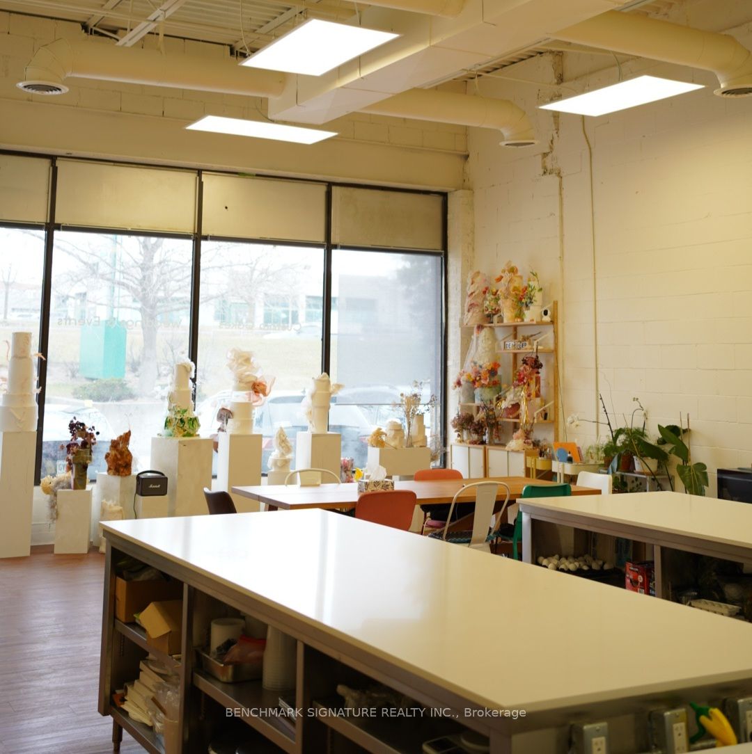 10 E Wilmot St Property Photo 3