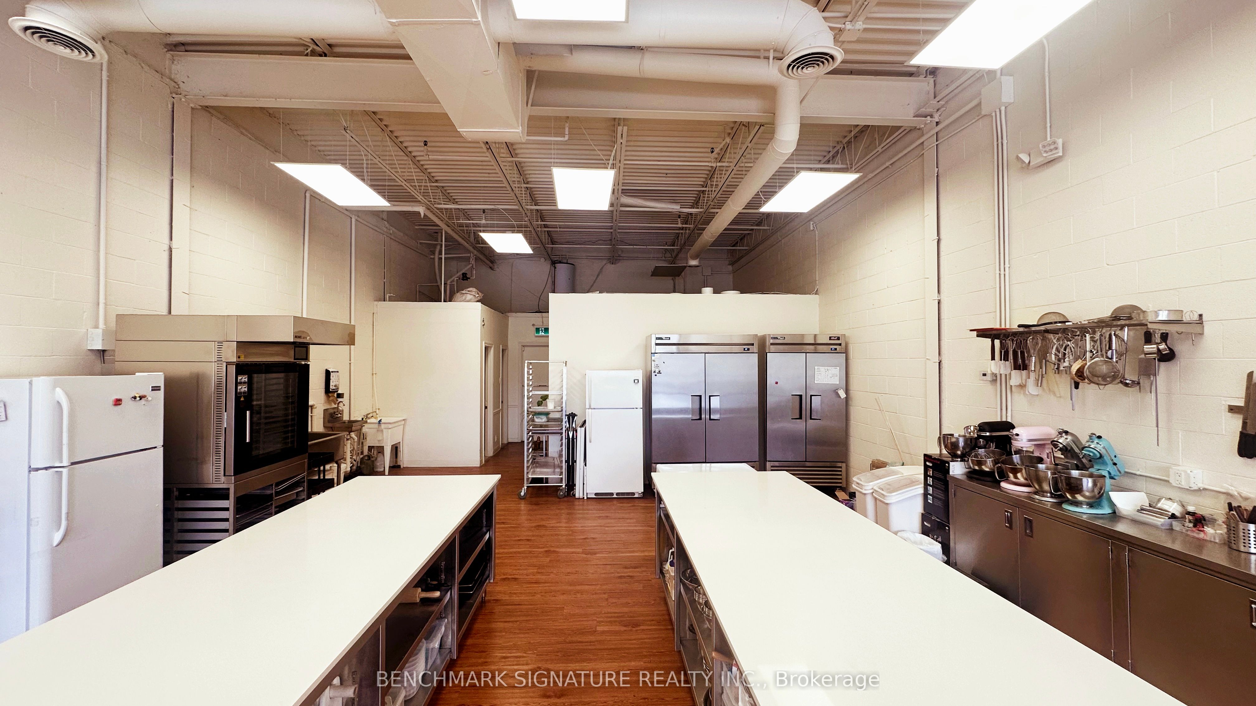 10 E Wilmot St Property Photo 10
