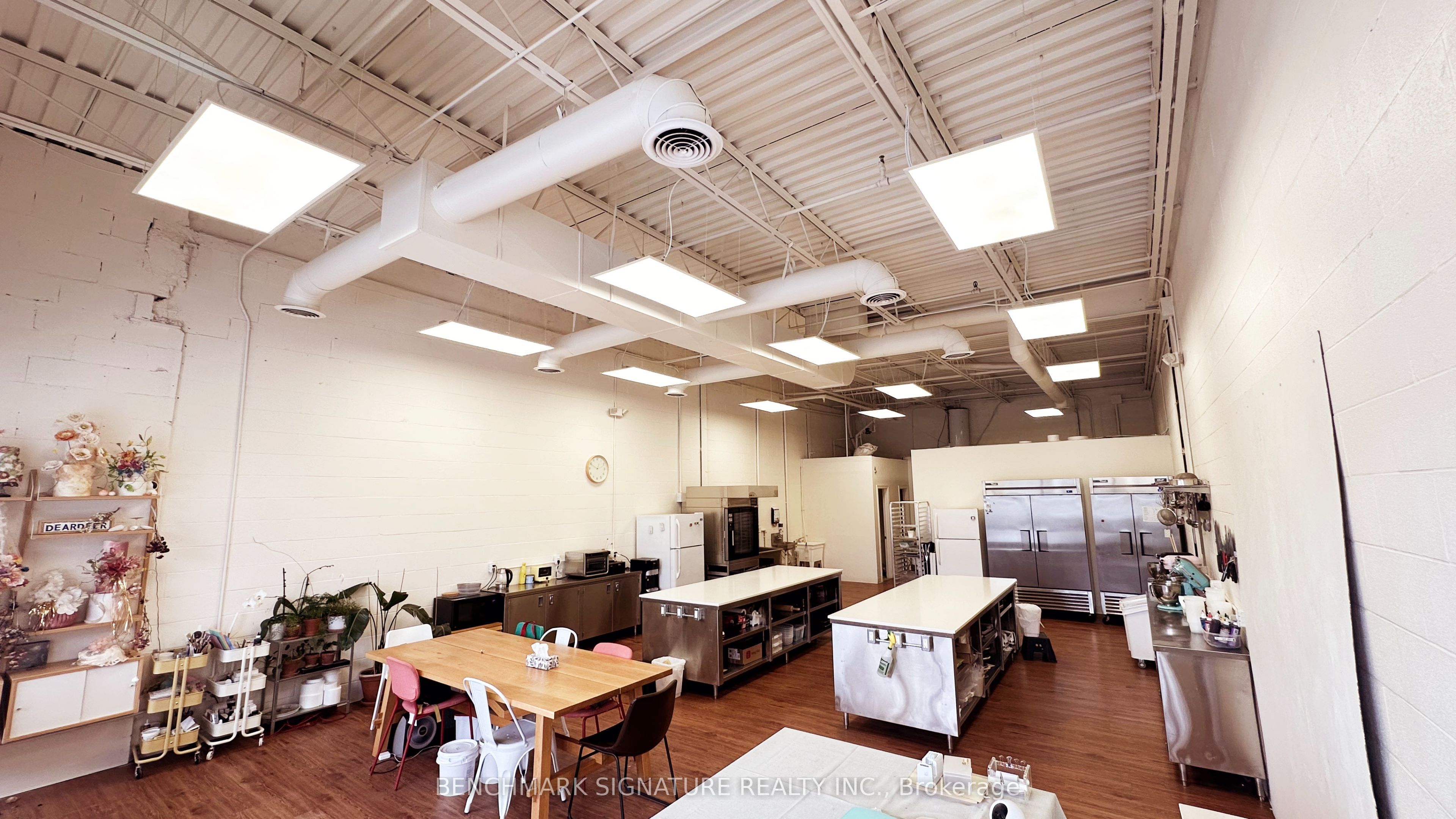 10 E Wilmot St Property Photo 17