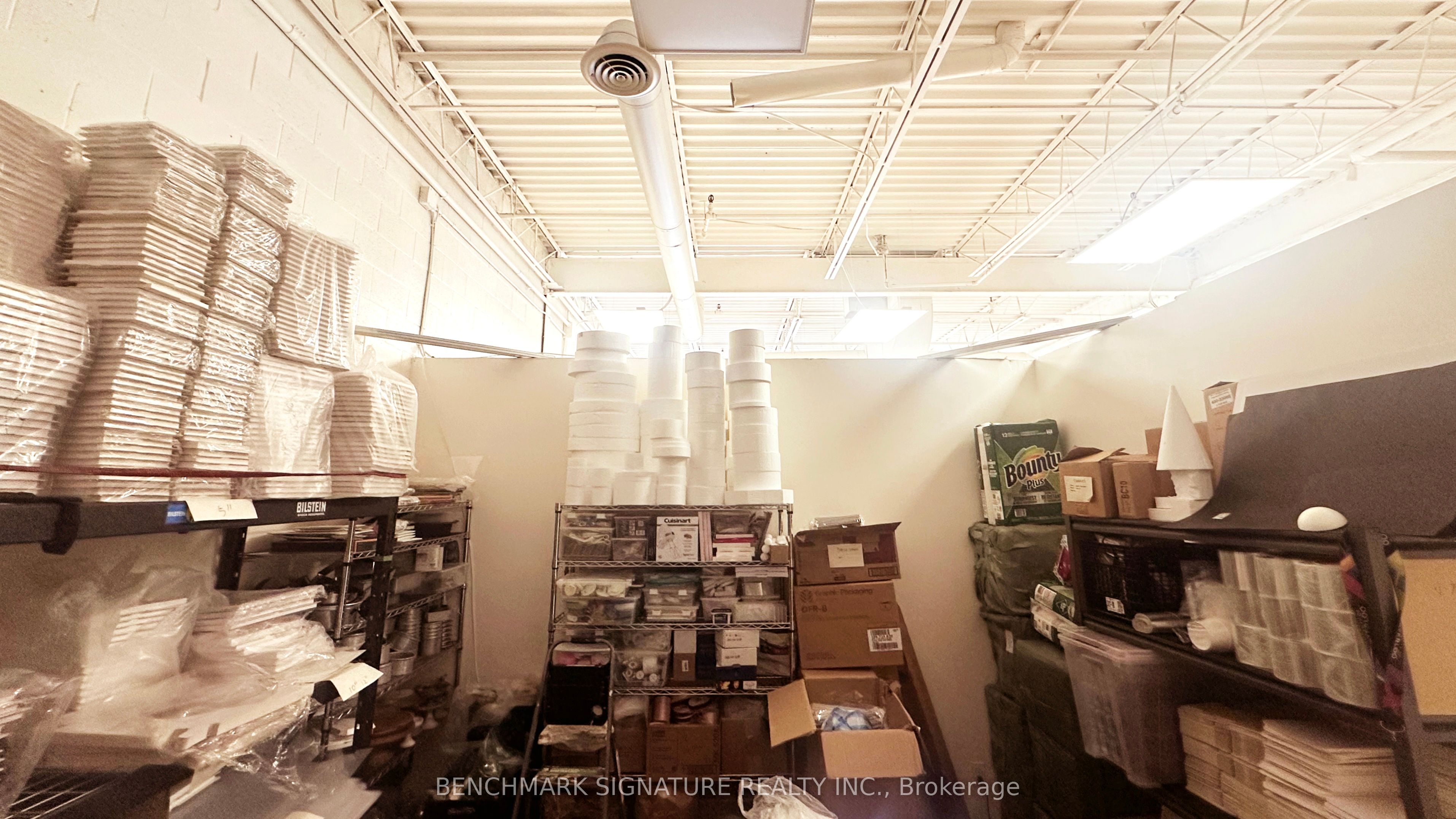 10 E Wilmot St Property Photo 18