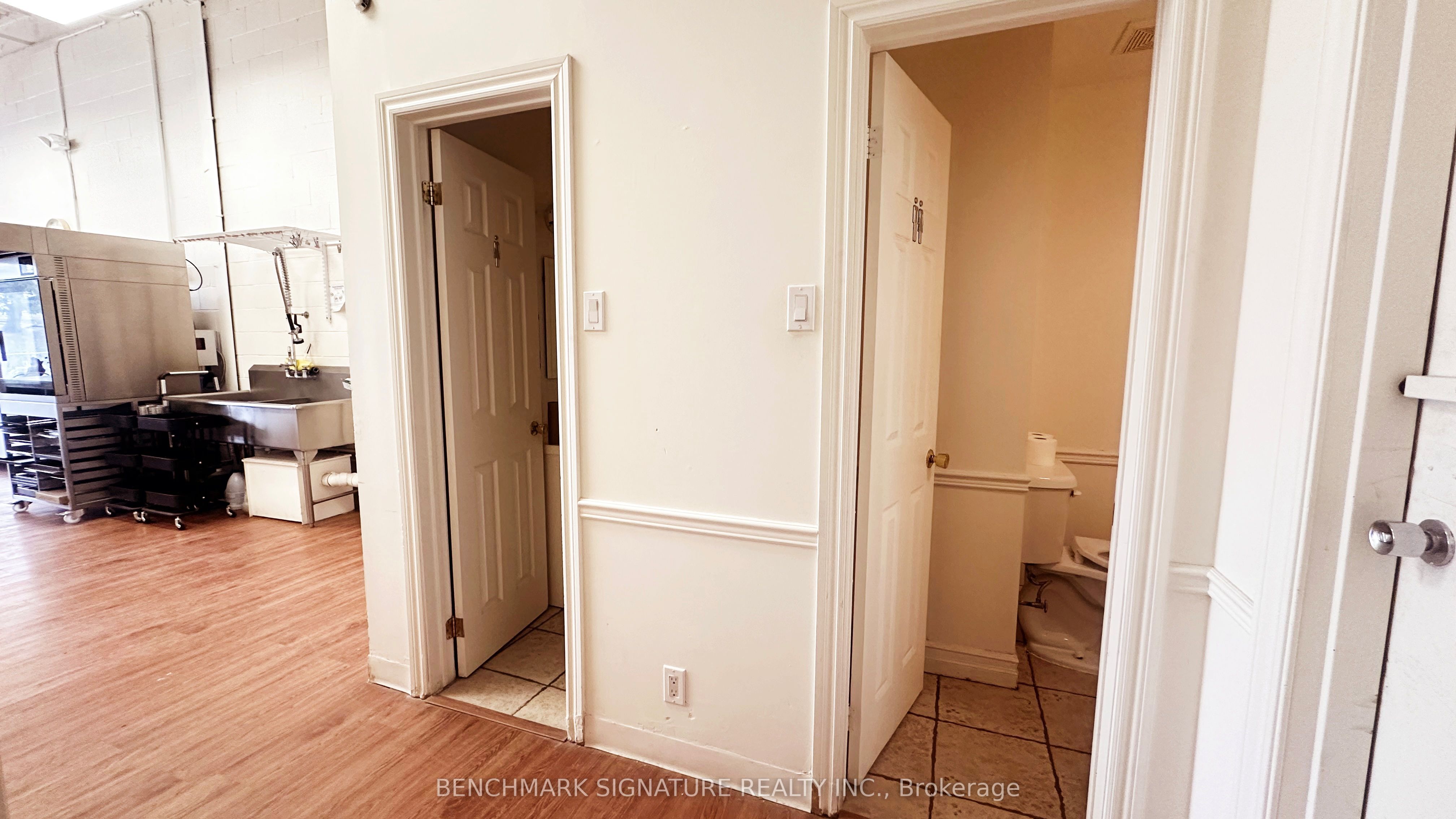 10 E Wilmot St Property Photo 19