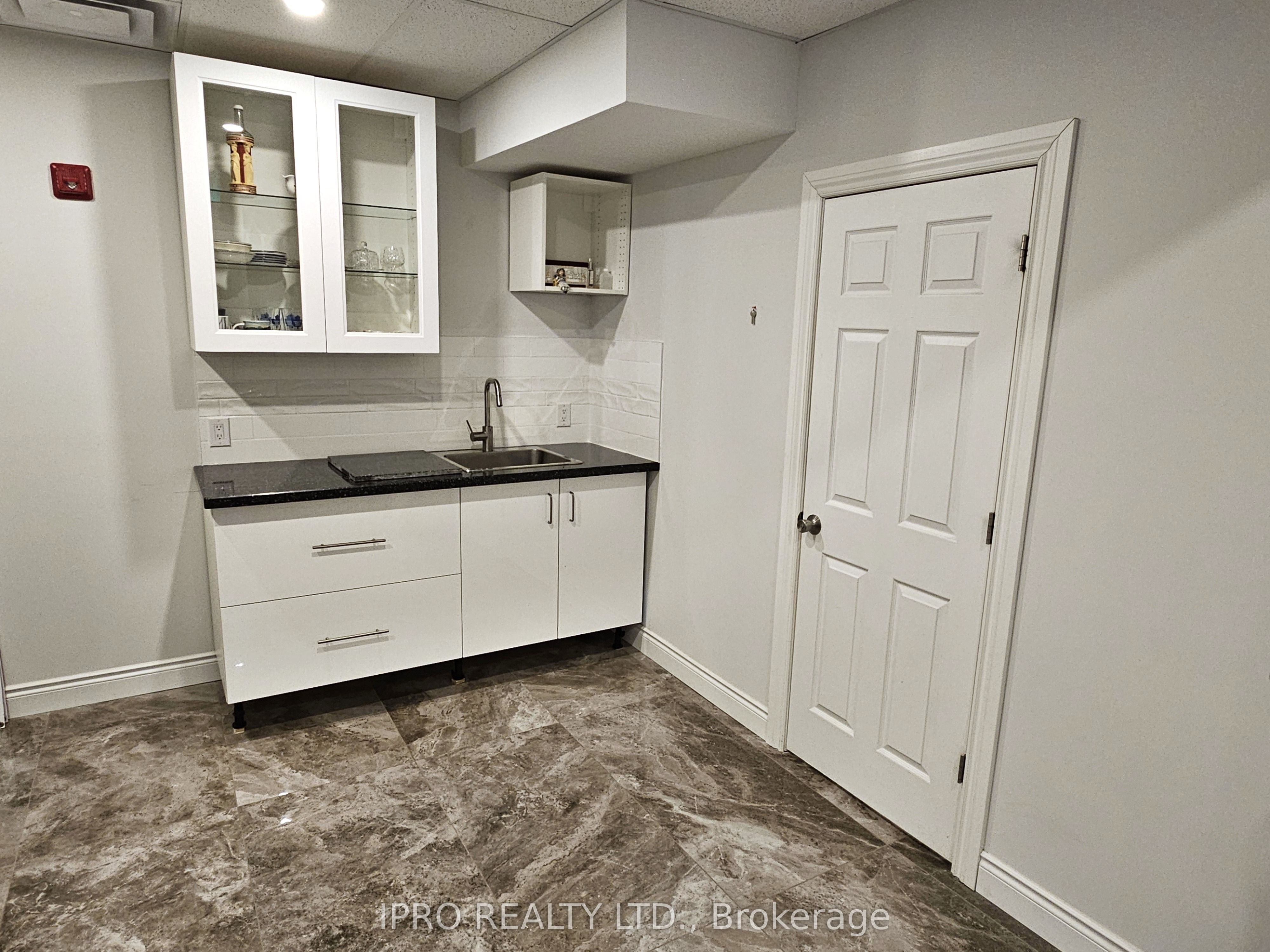 200 Cachet Woods Ct Property Photo 9
