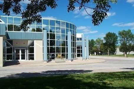 60 Granton Dr Property Photo 1