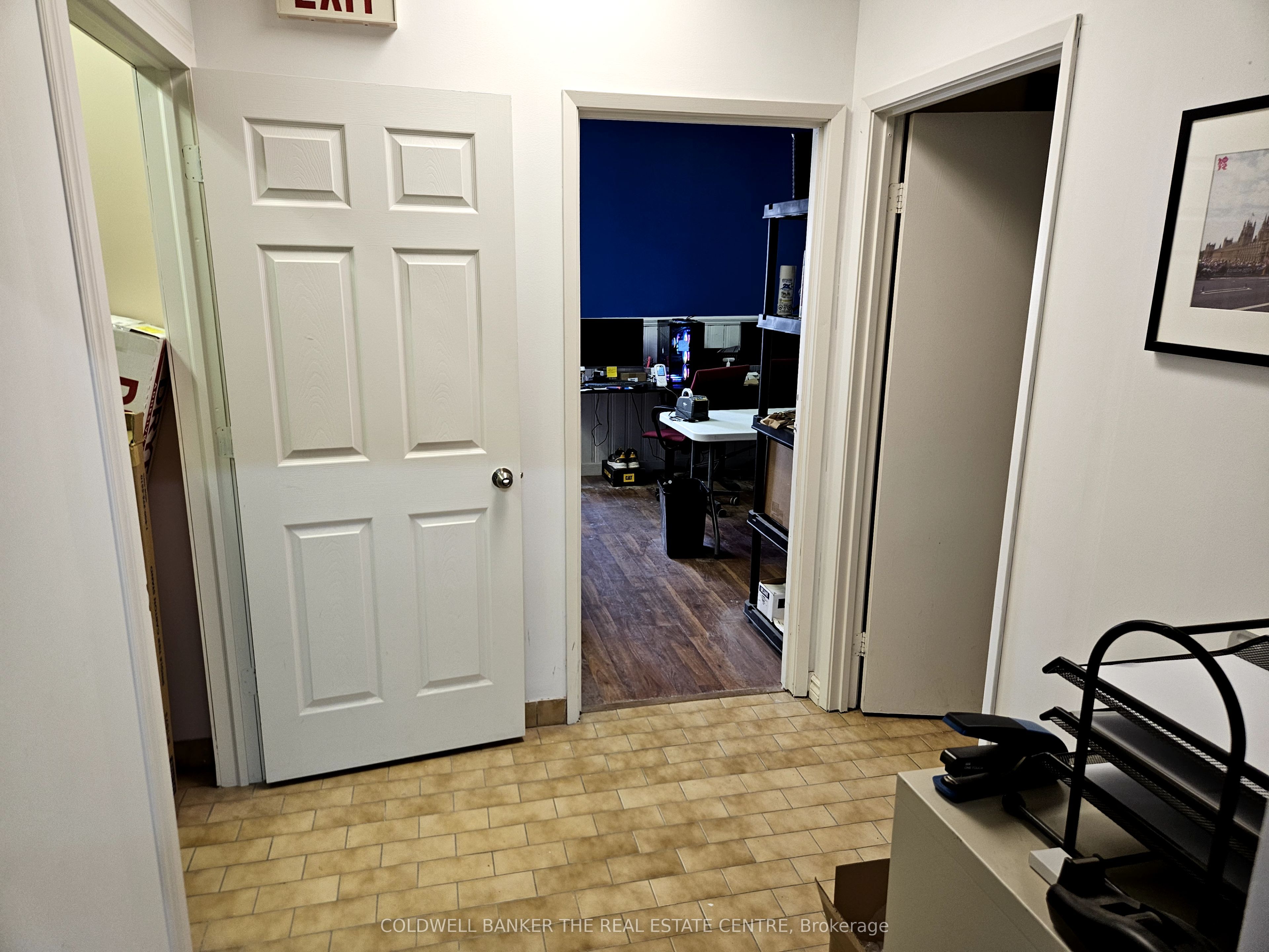 #2 - 360 Enford Road Property Photo 8