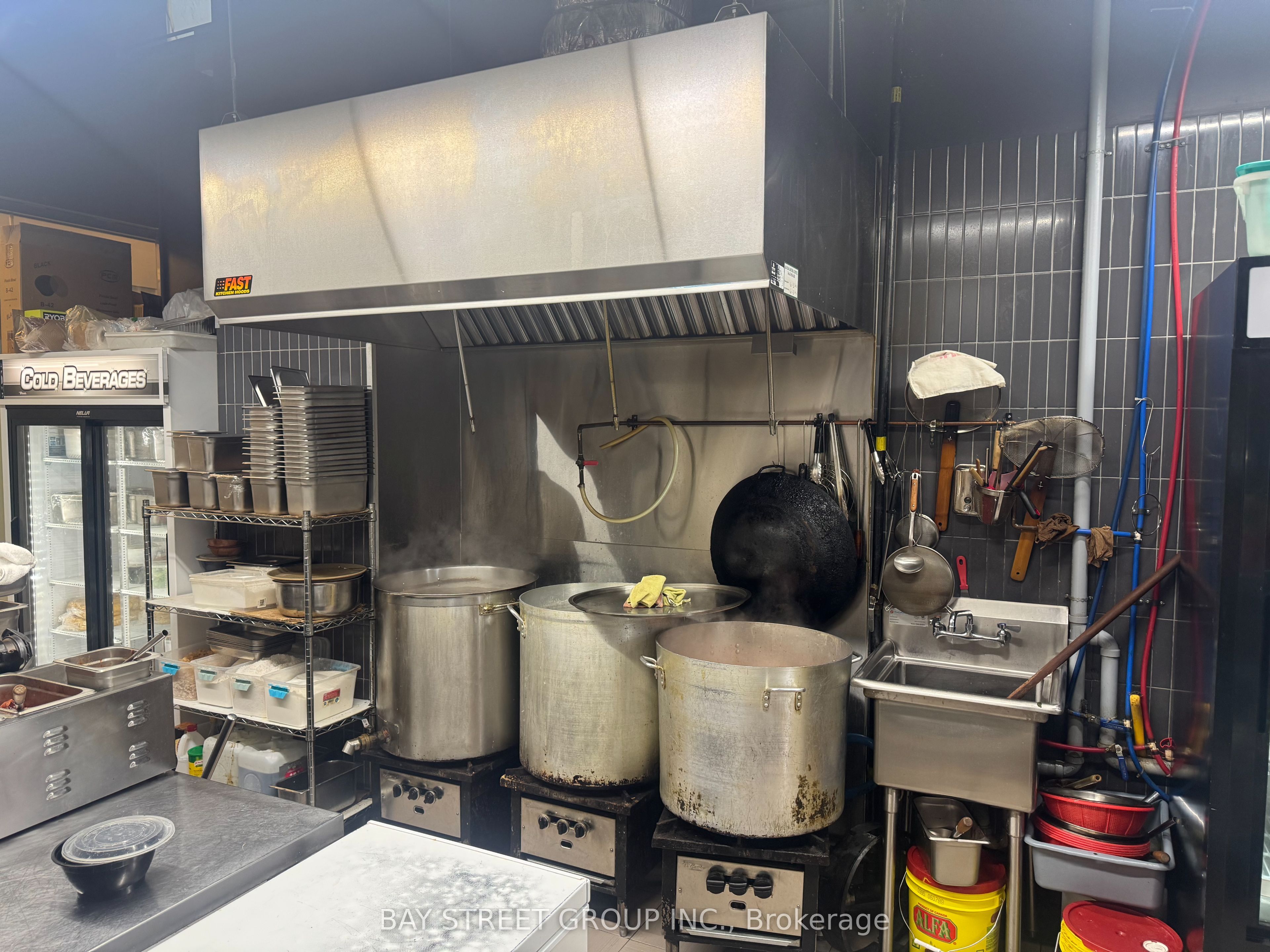 #1cf8-10 - 9390 Woodbine Avenue Property Photo 8