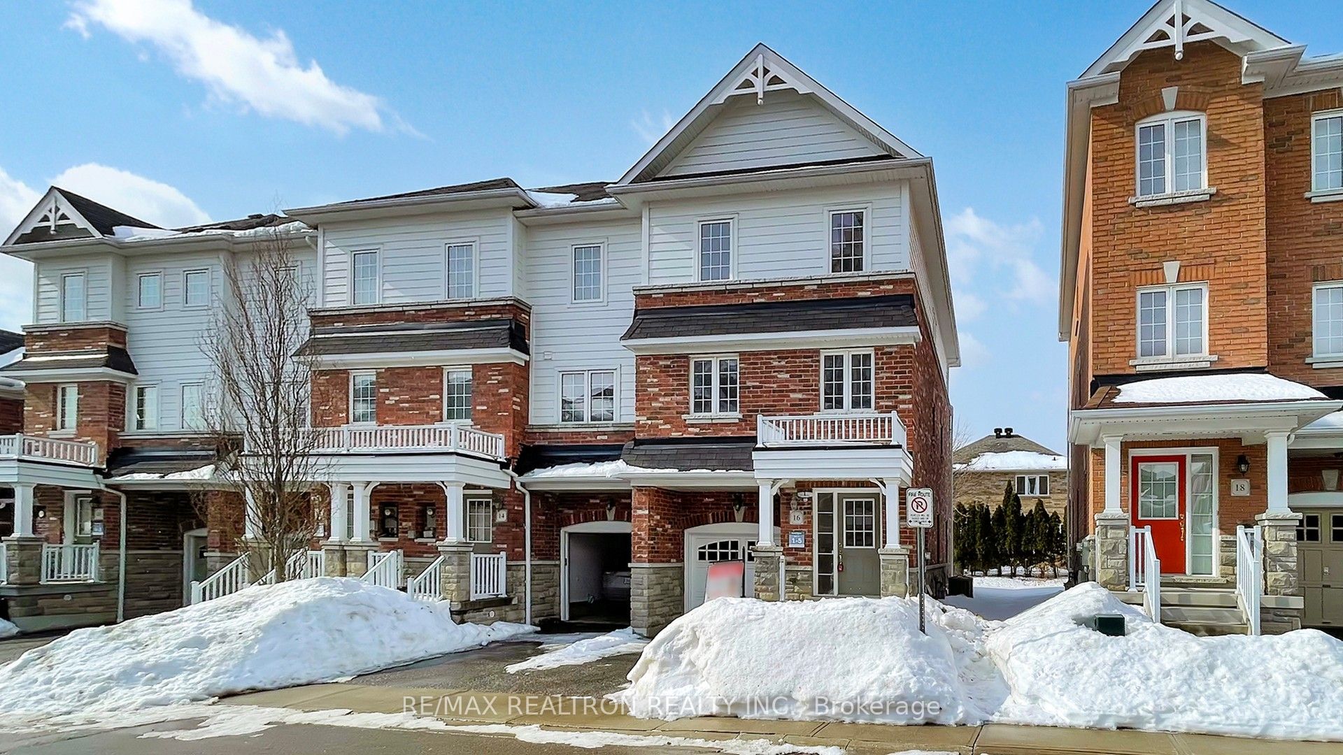 16 Eastern Skies Way Property Photo 2