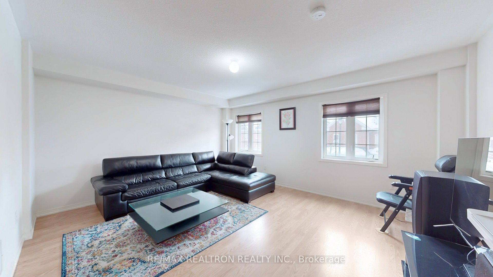 16 Eastern Skies Way Property Photo 5