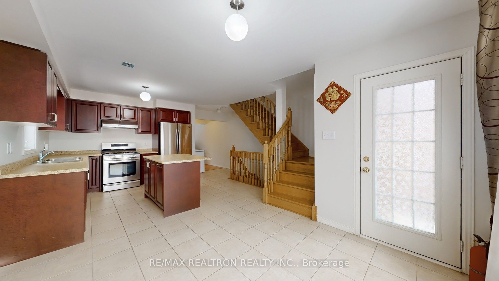 16 Eastern Skies Way Property Photo 12