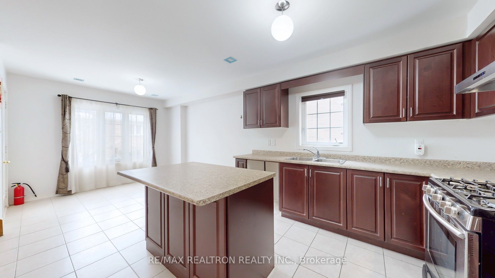 16 Eastern Skies Way Property Photo 15