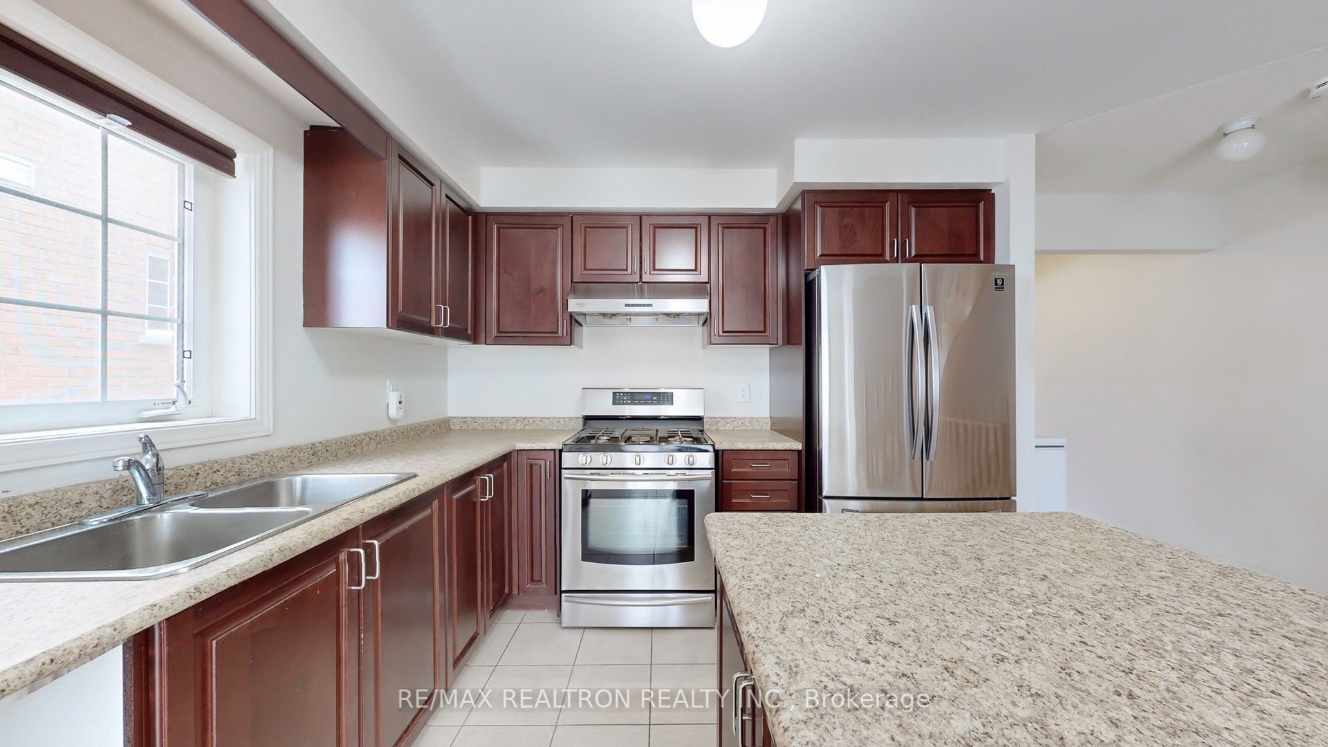 16 Eastern Skies Way Property Photo 17