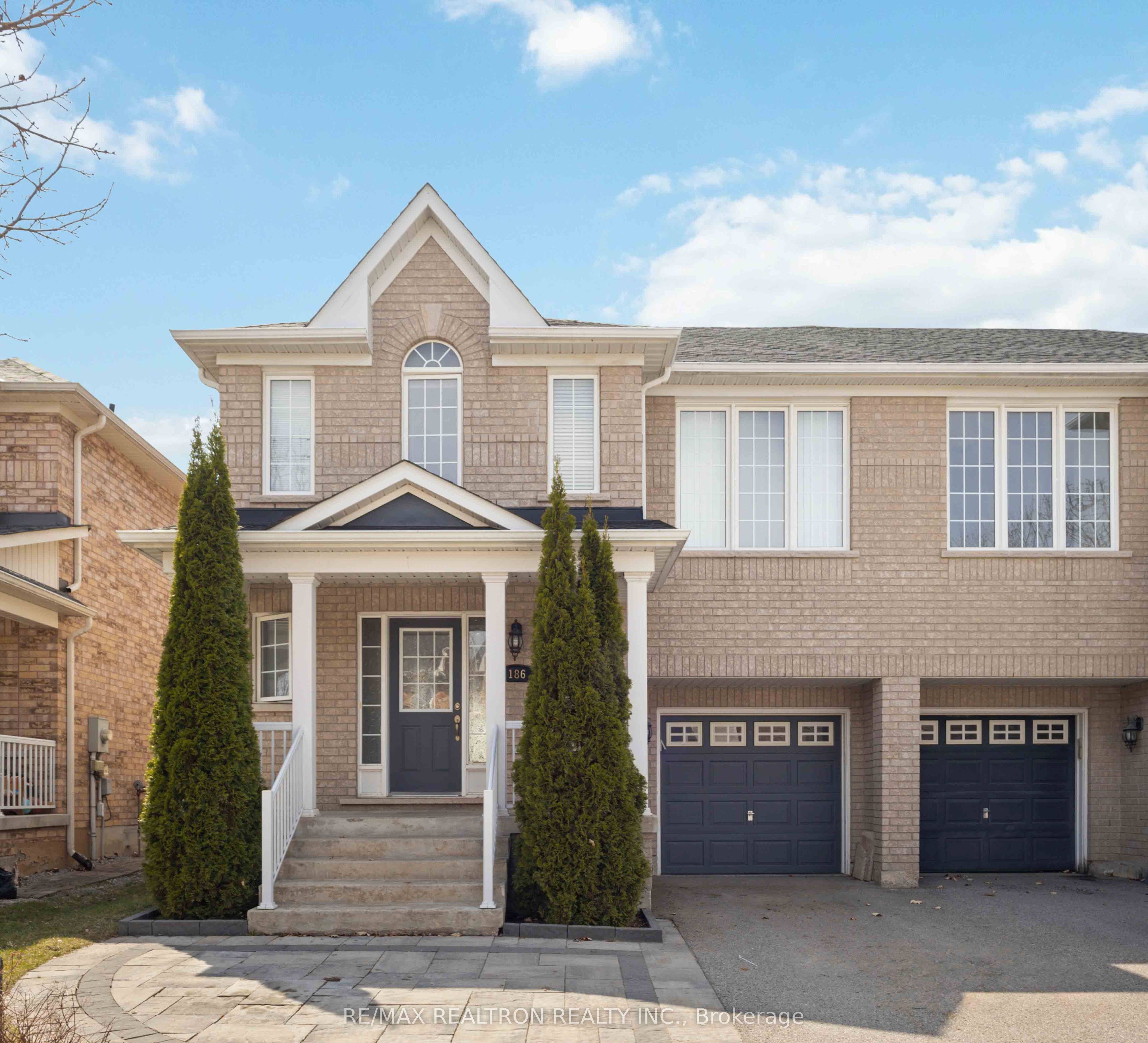 186 Gail Parks Cres Property Photo 1