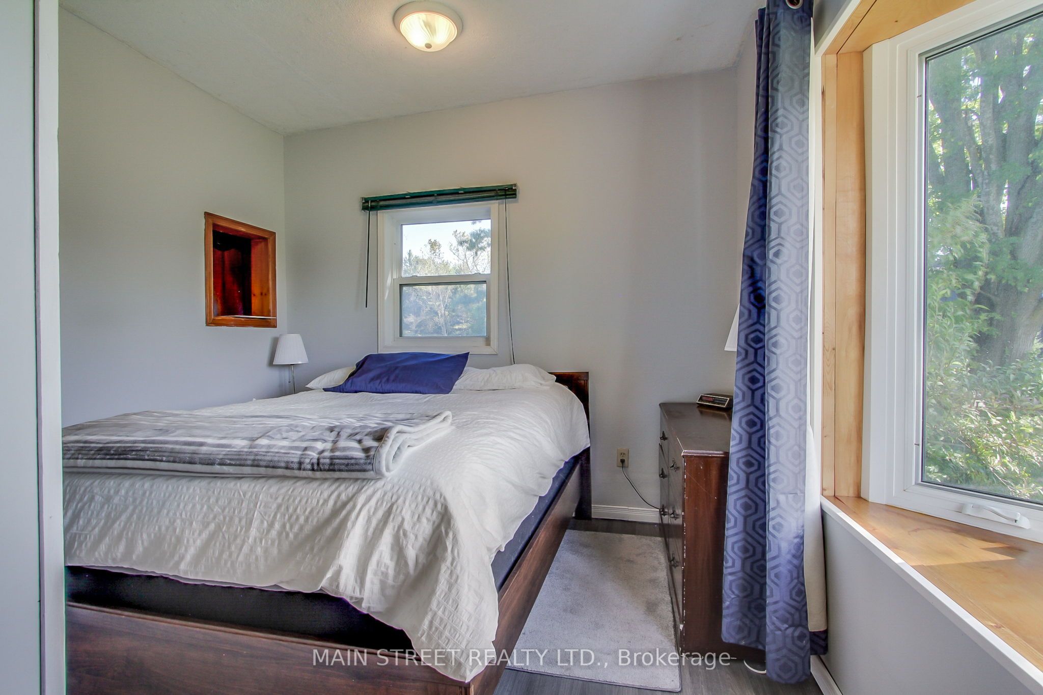 5984 3rd Line Property Photo 12