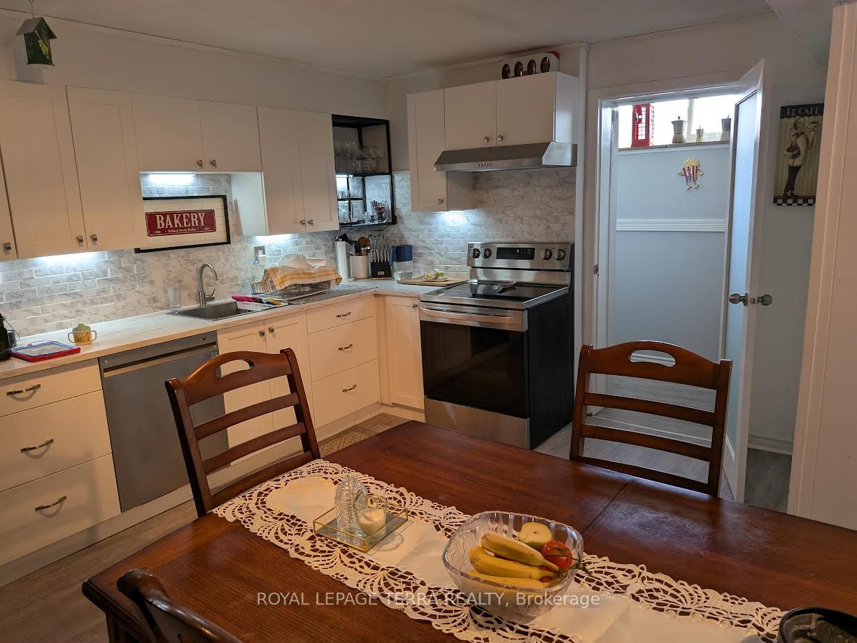 174 Andrew Park Property Photo 33
