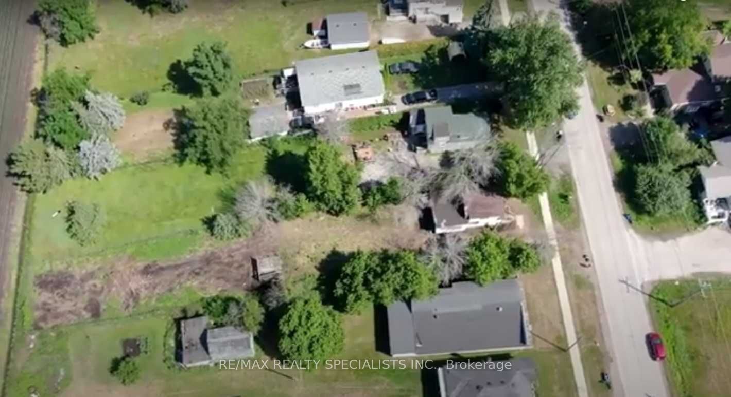 19070 Dufferin Street Property Photo 1