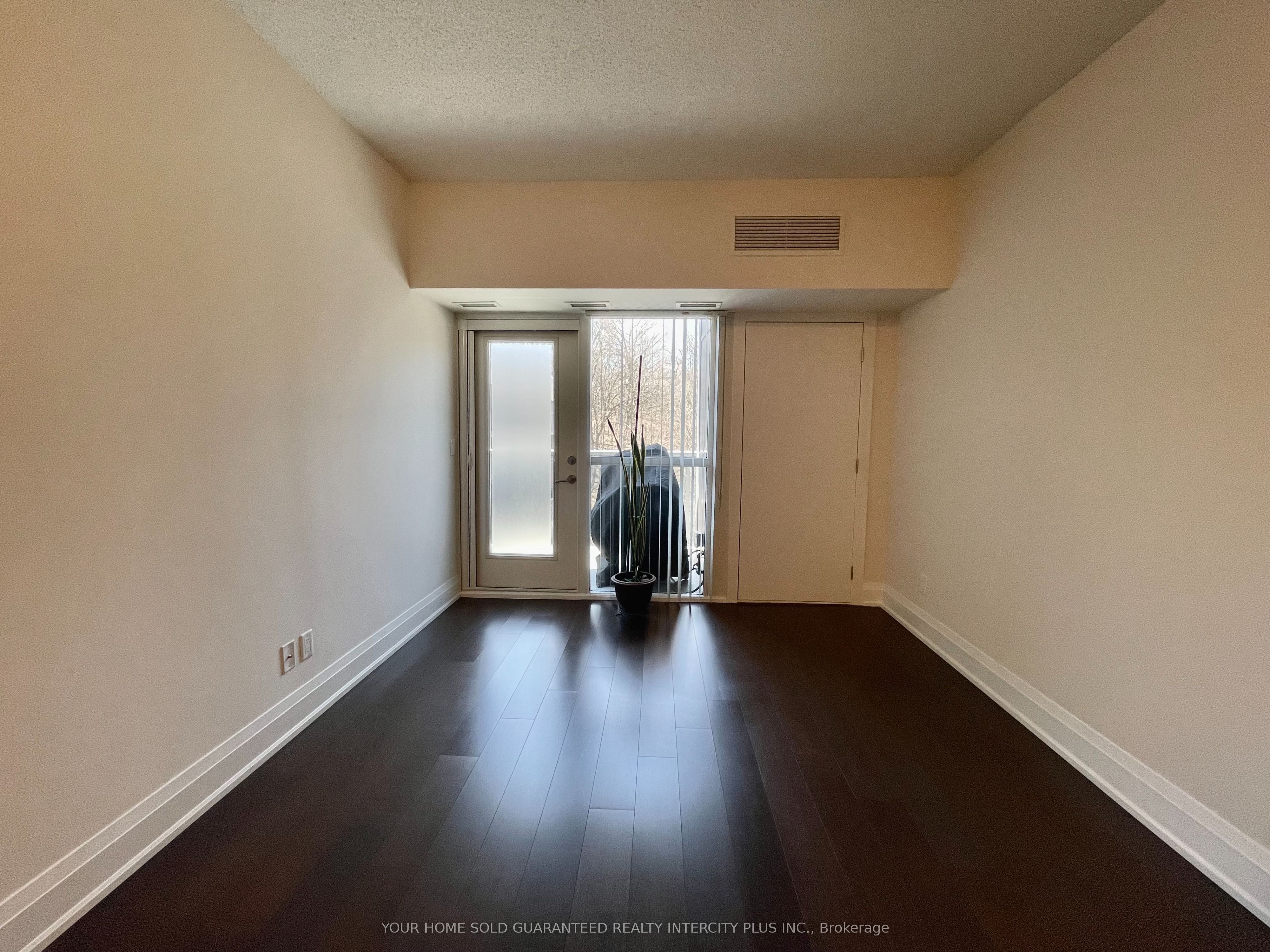 8302 Islington Avenue 516 Property Photo 10