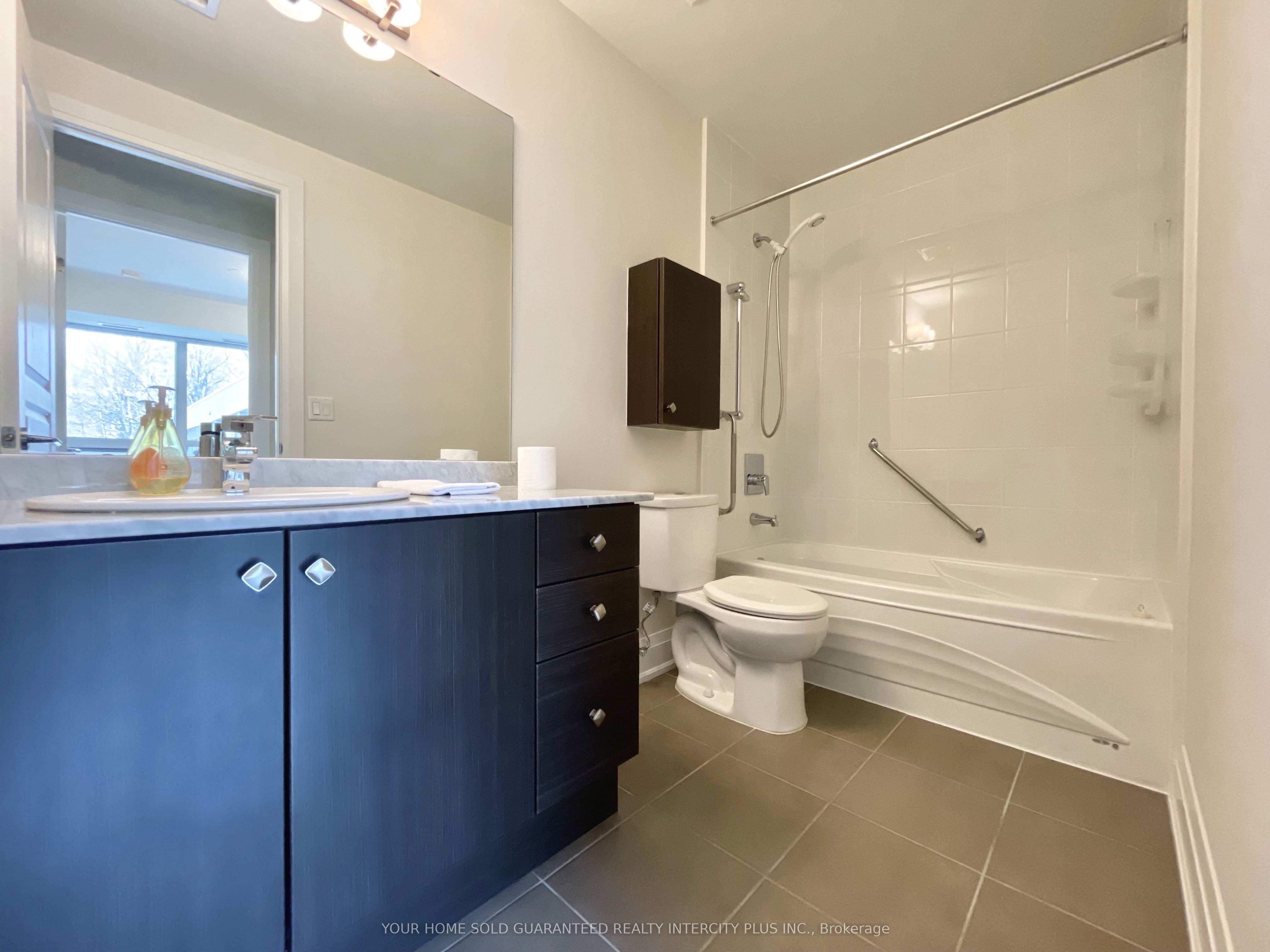 8302 Islington Avenue 516 Property Photo 13