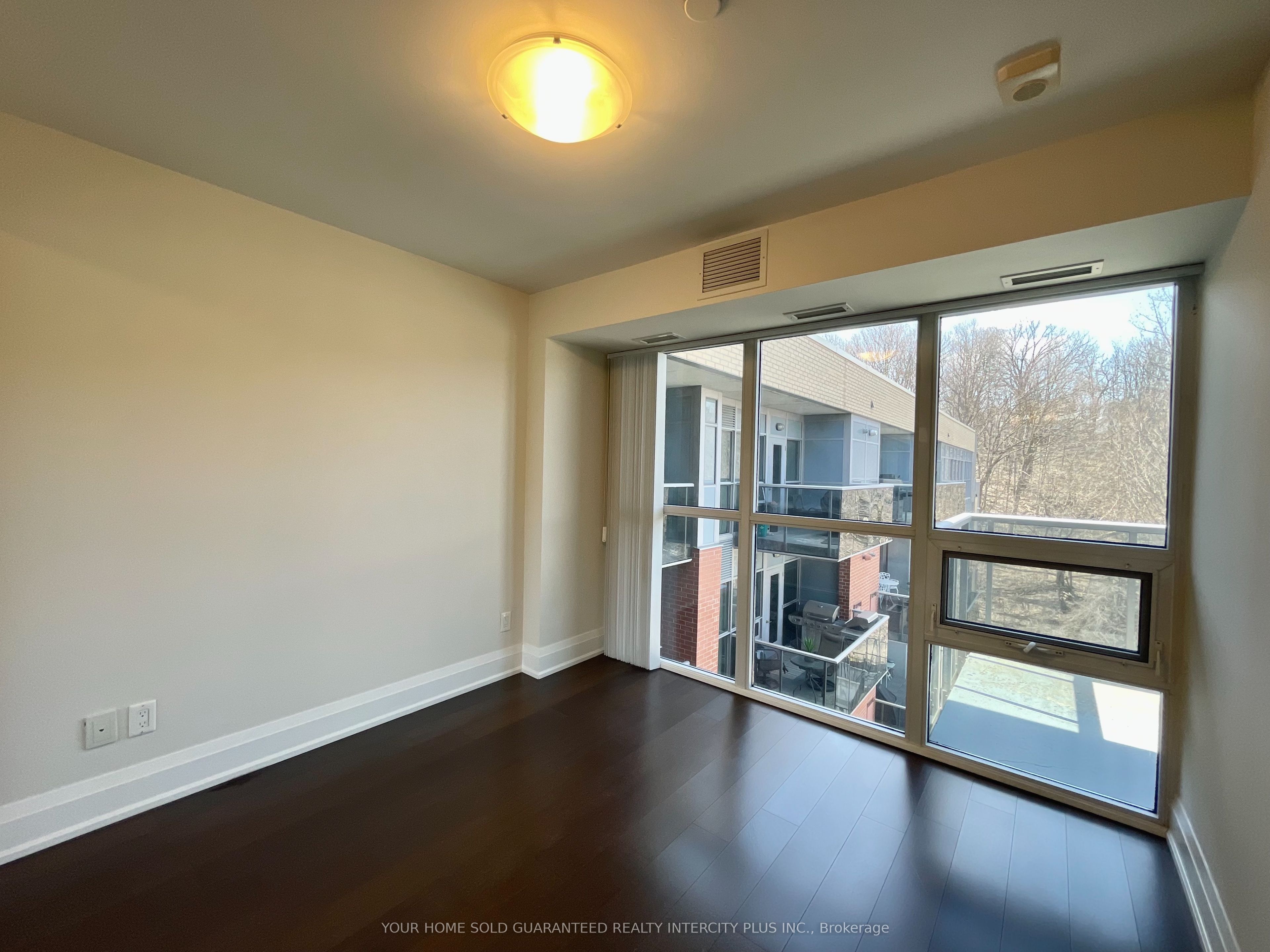 8302 Islington Avenue 516 Property Photo 14