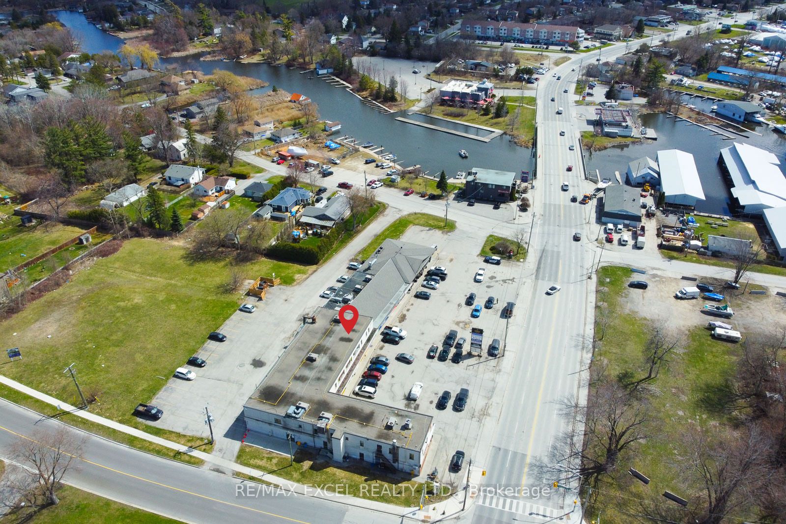 #9 - 213 The Queensway Road Property Photo 4