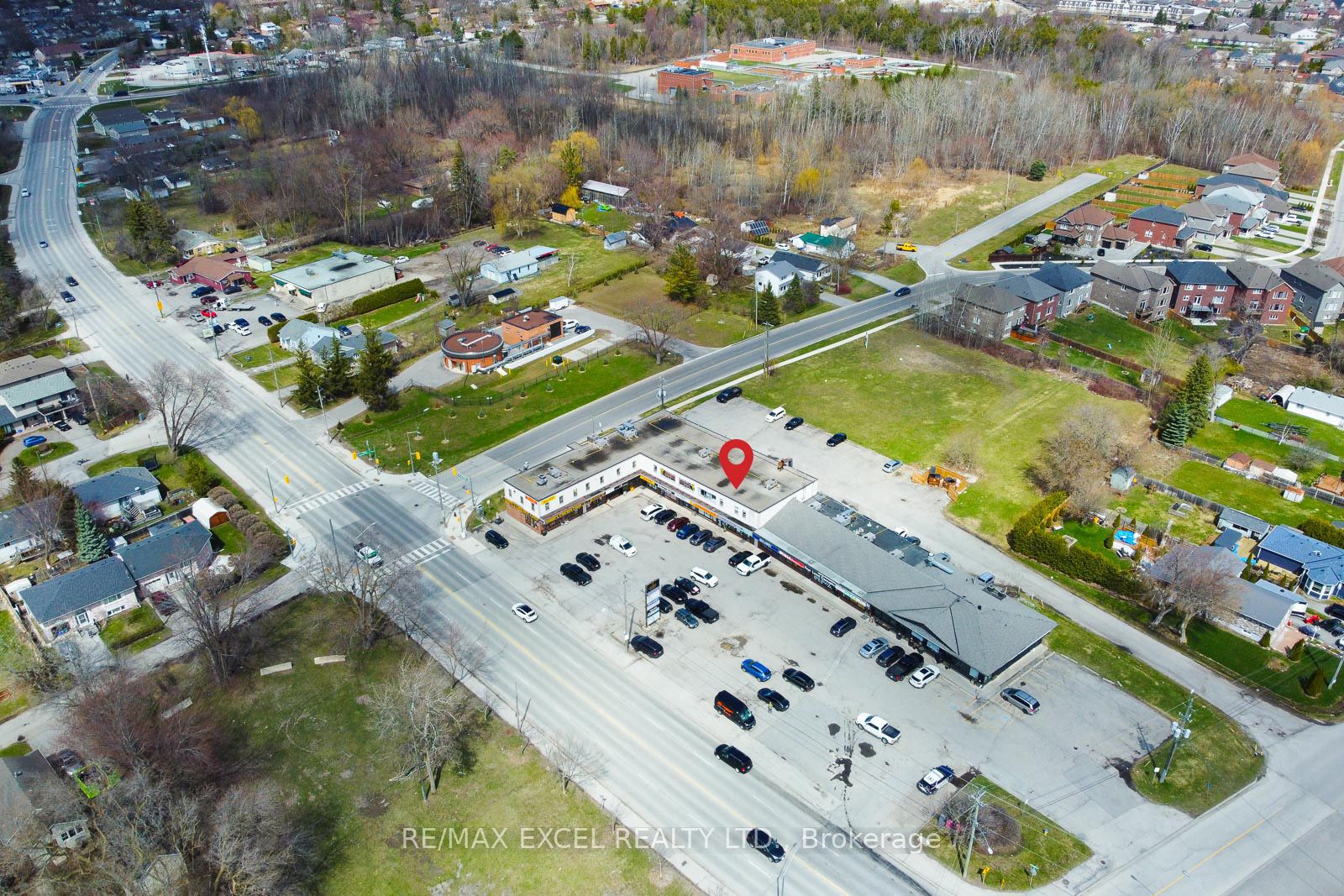 #9 - 213 The Queensway Road Property Photo 5