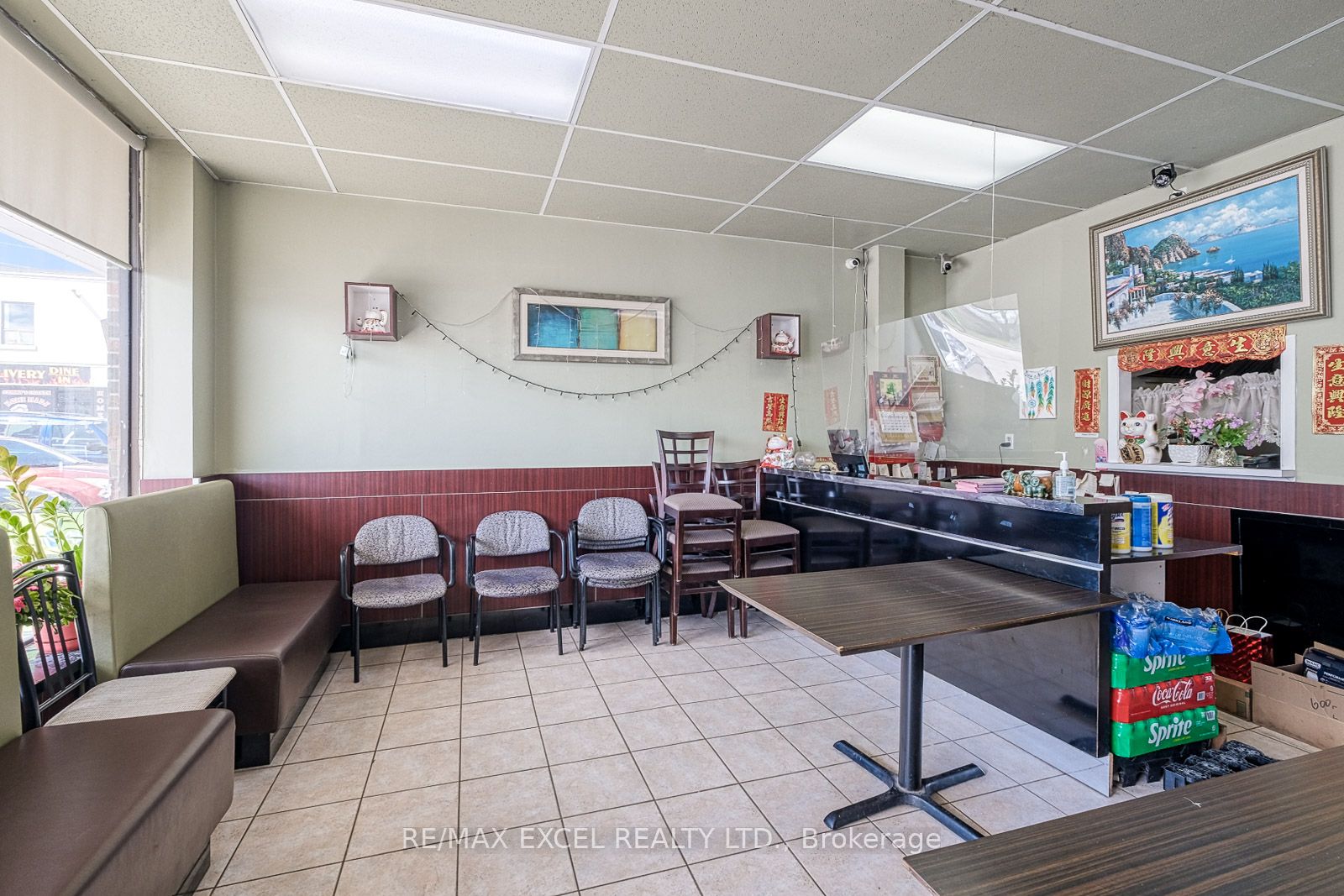 #9 - 213 The Queensway Road Property Photo 10