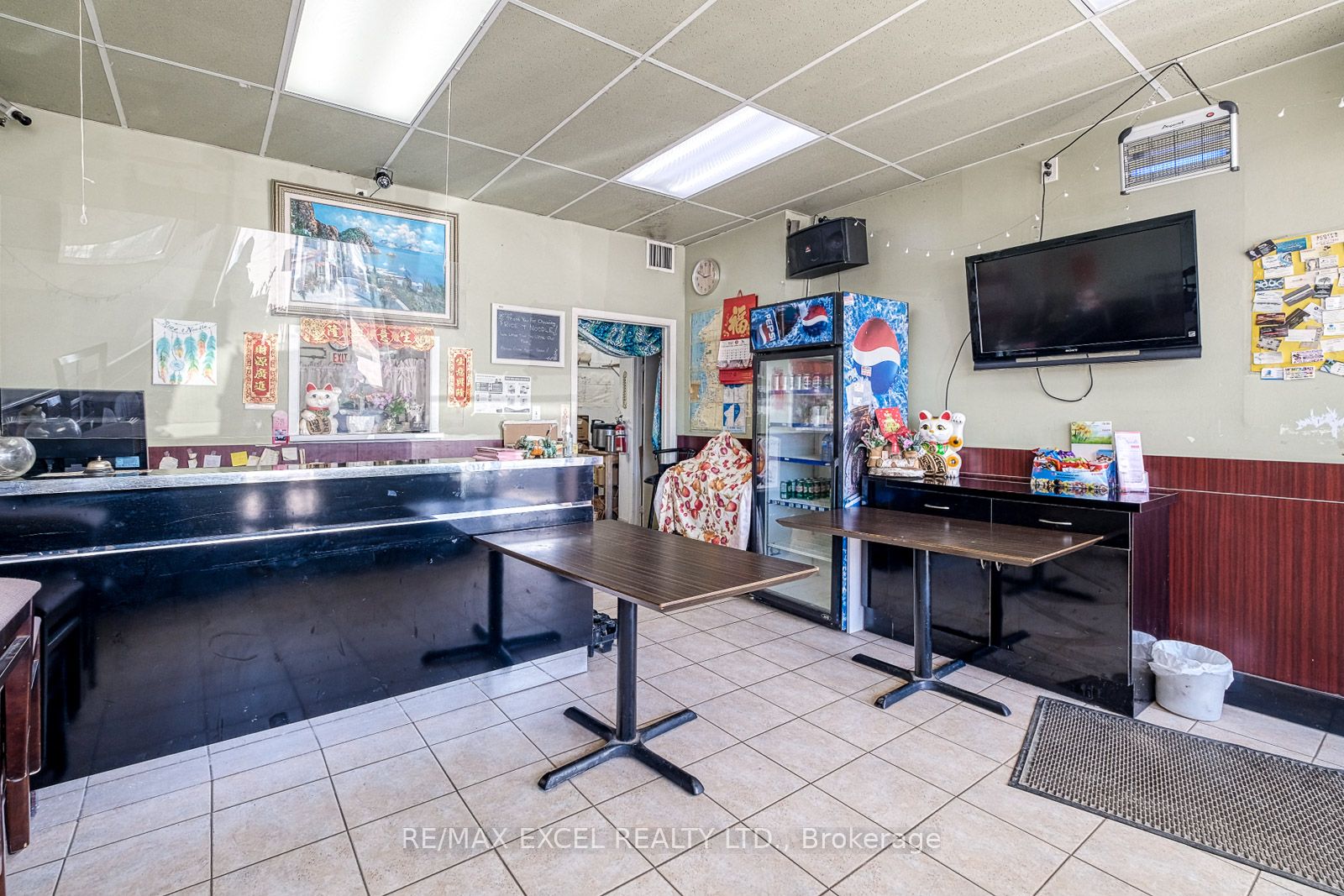#9 - 213 The Queensway Road Property Photo 11