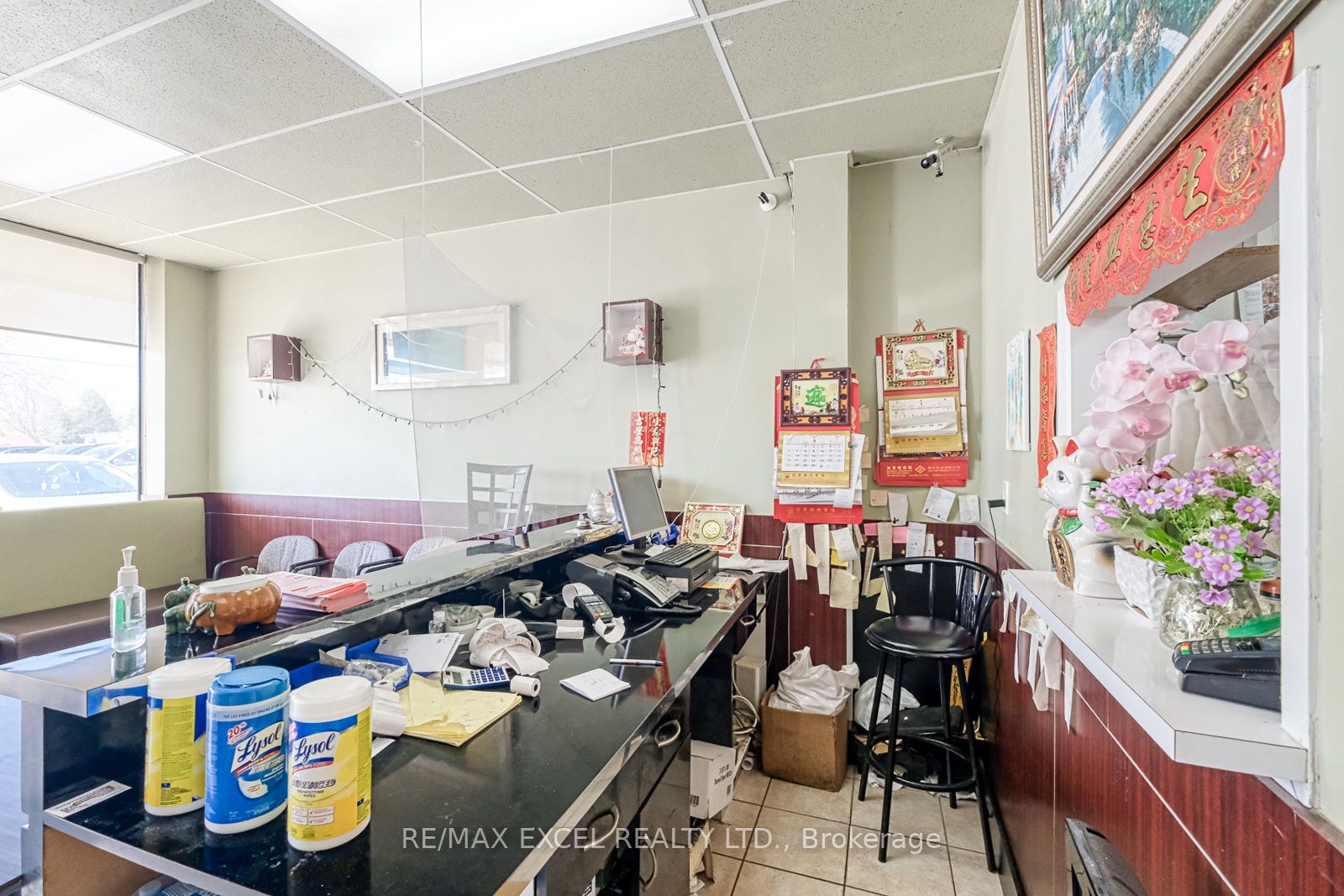 #9 - 213 The Queensway Road Property Photo 12