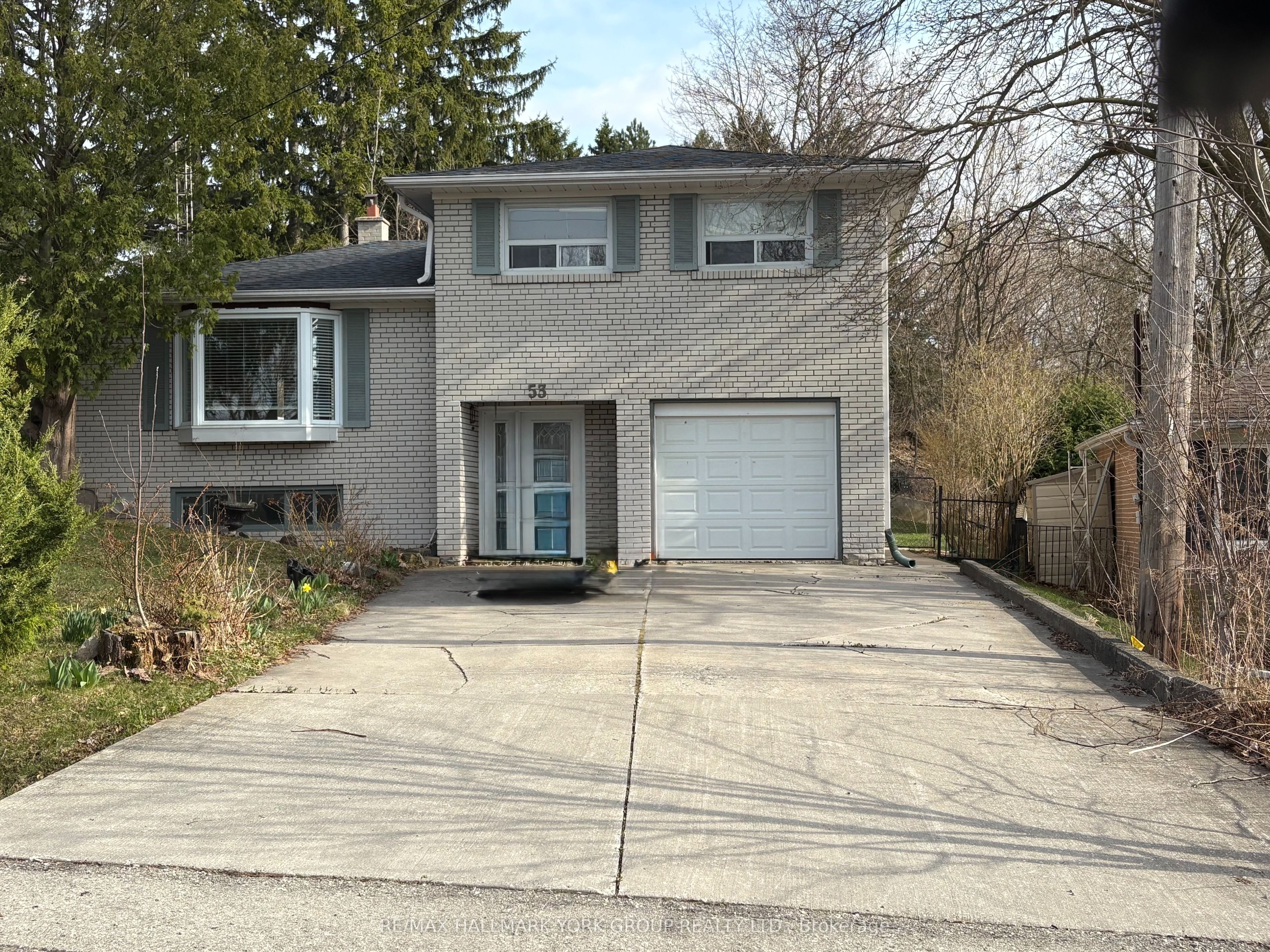 53 Humber Cres Property Photo 1