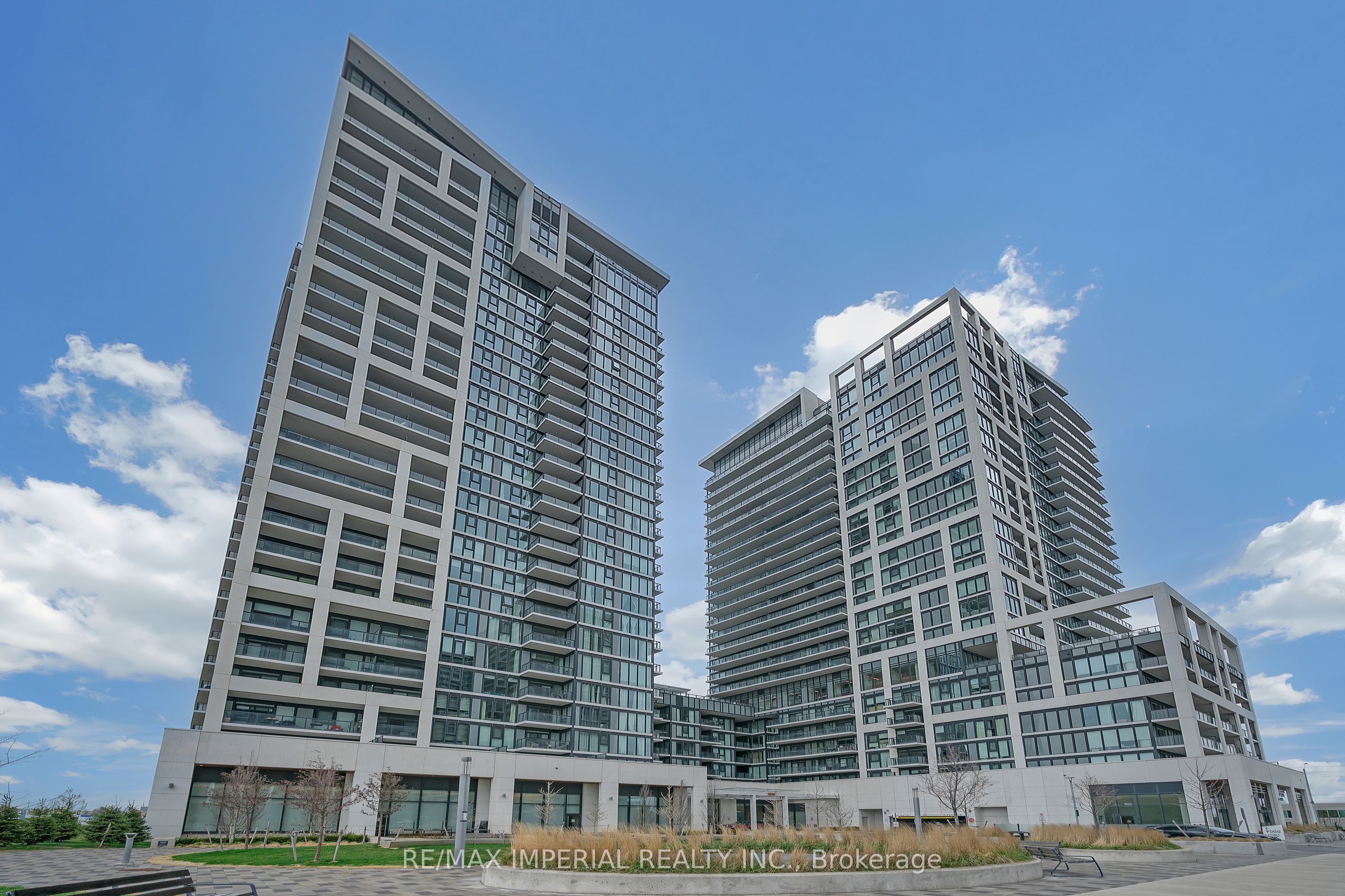 #PH106 - 9000 Jane Street Property Photo 1