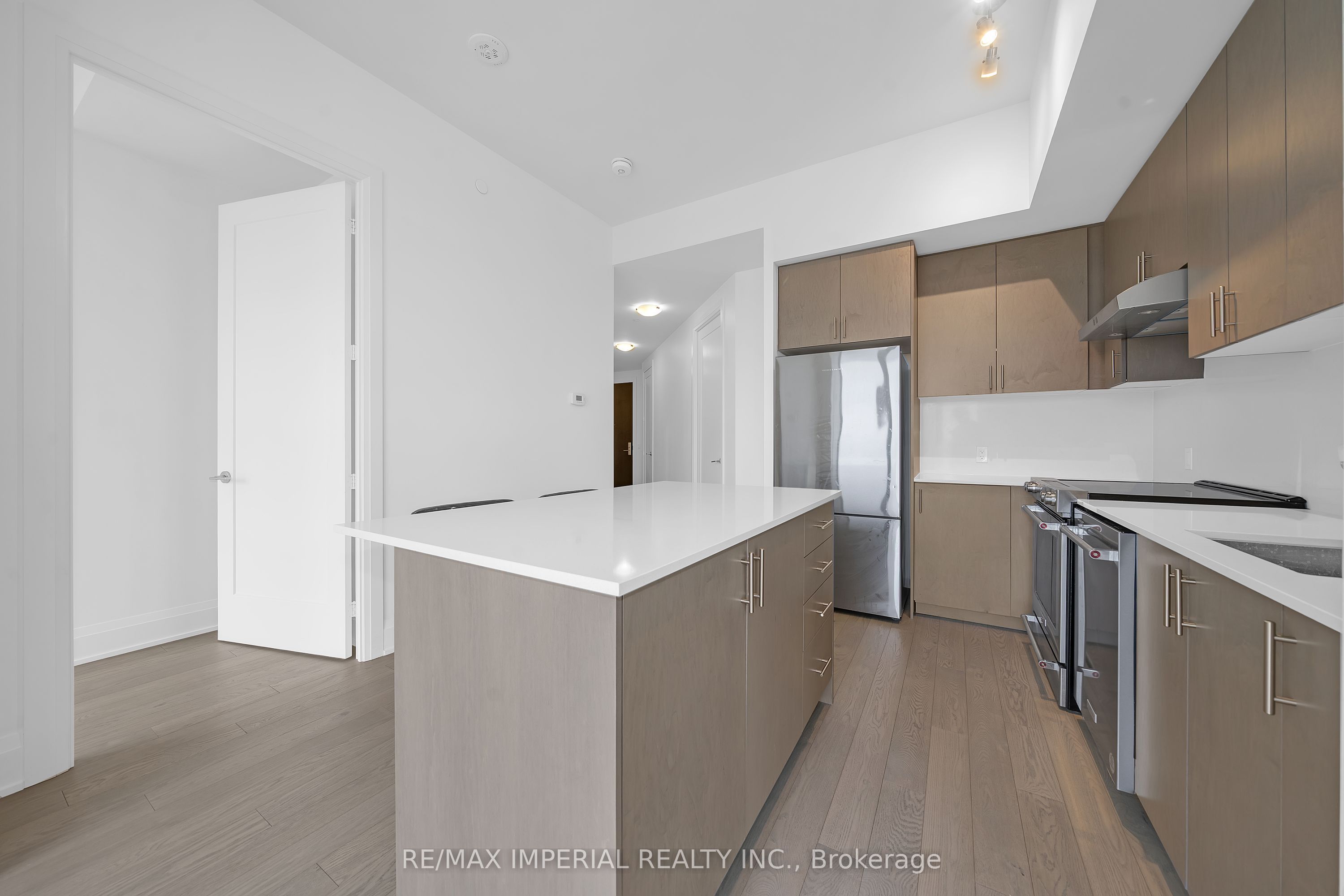 9000 Jane Street Ph106 Property Photo 6