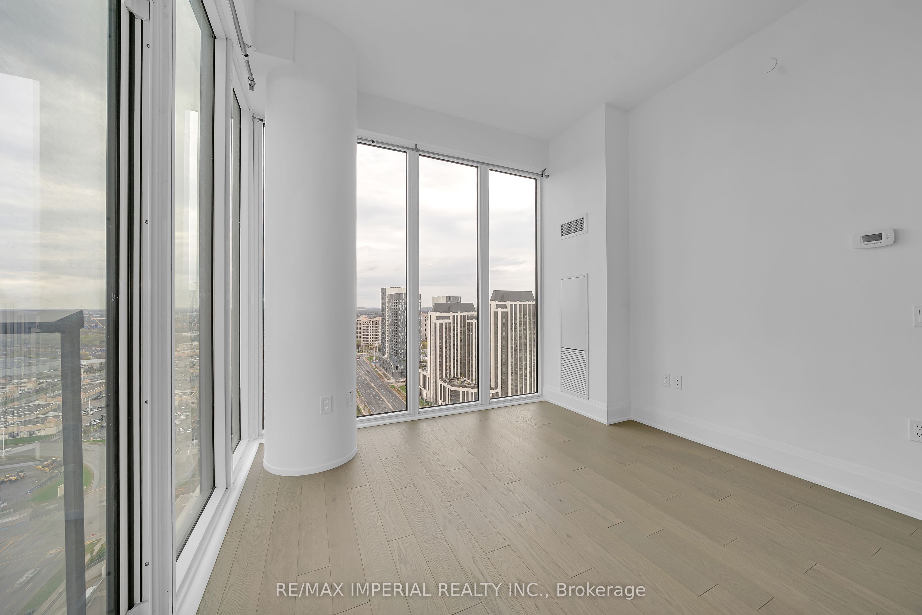 9000 Jane Street Ph106 Property Photo 9