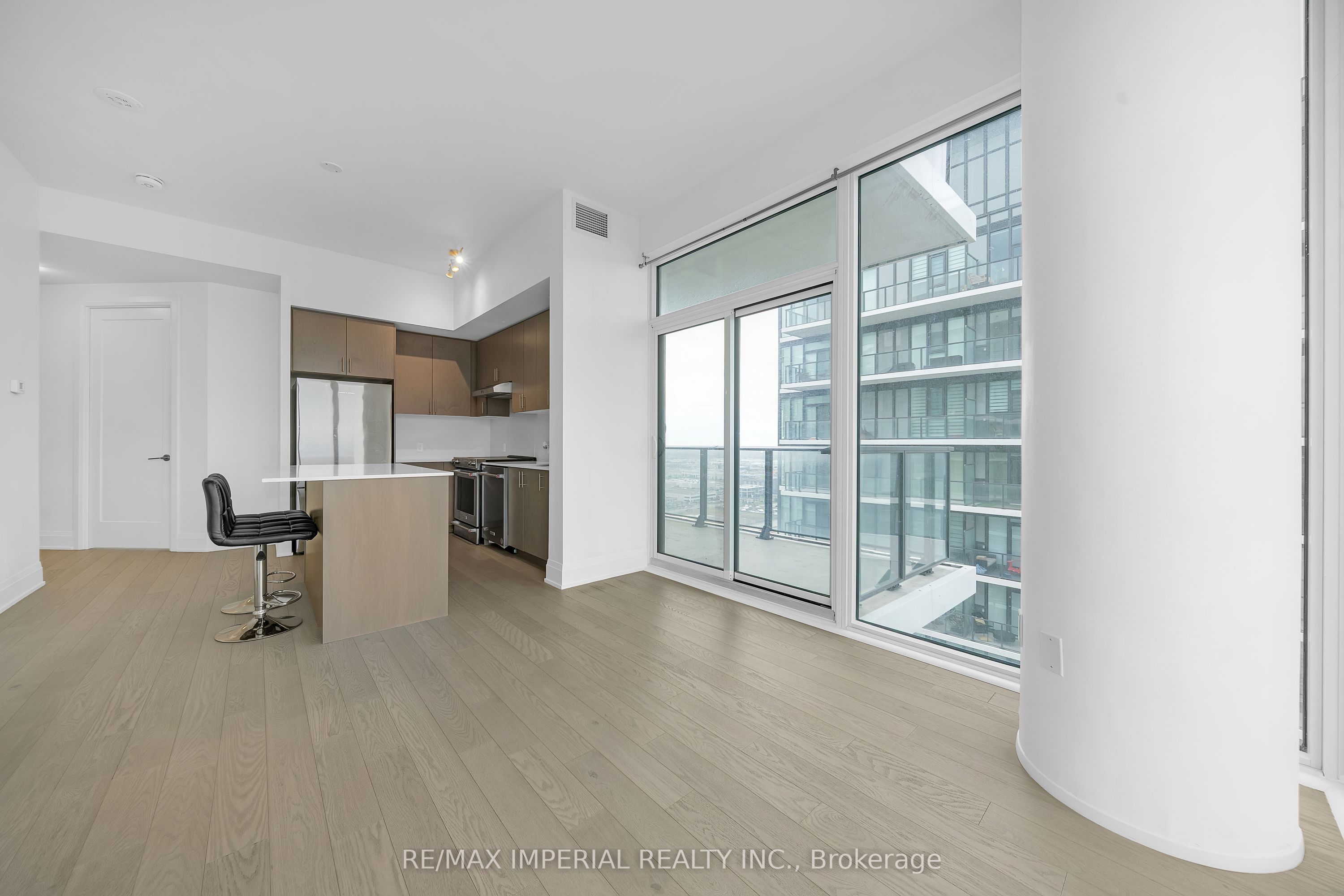 9000 Jane Street Ph106 Property Photo 11