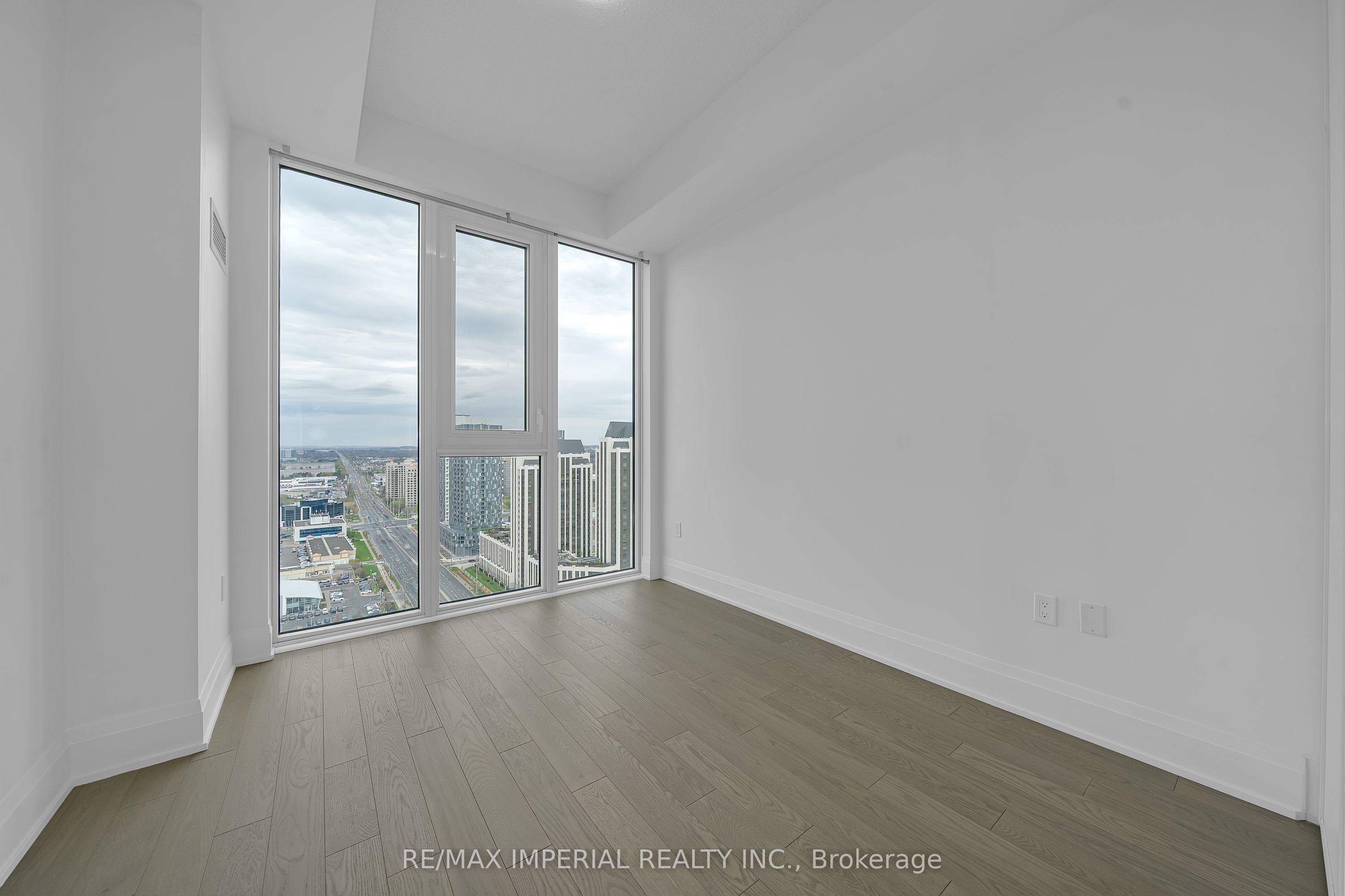 9000 Jane Street Ph106 Property Photo 14