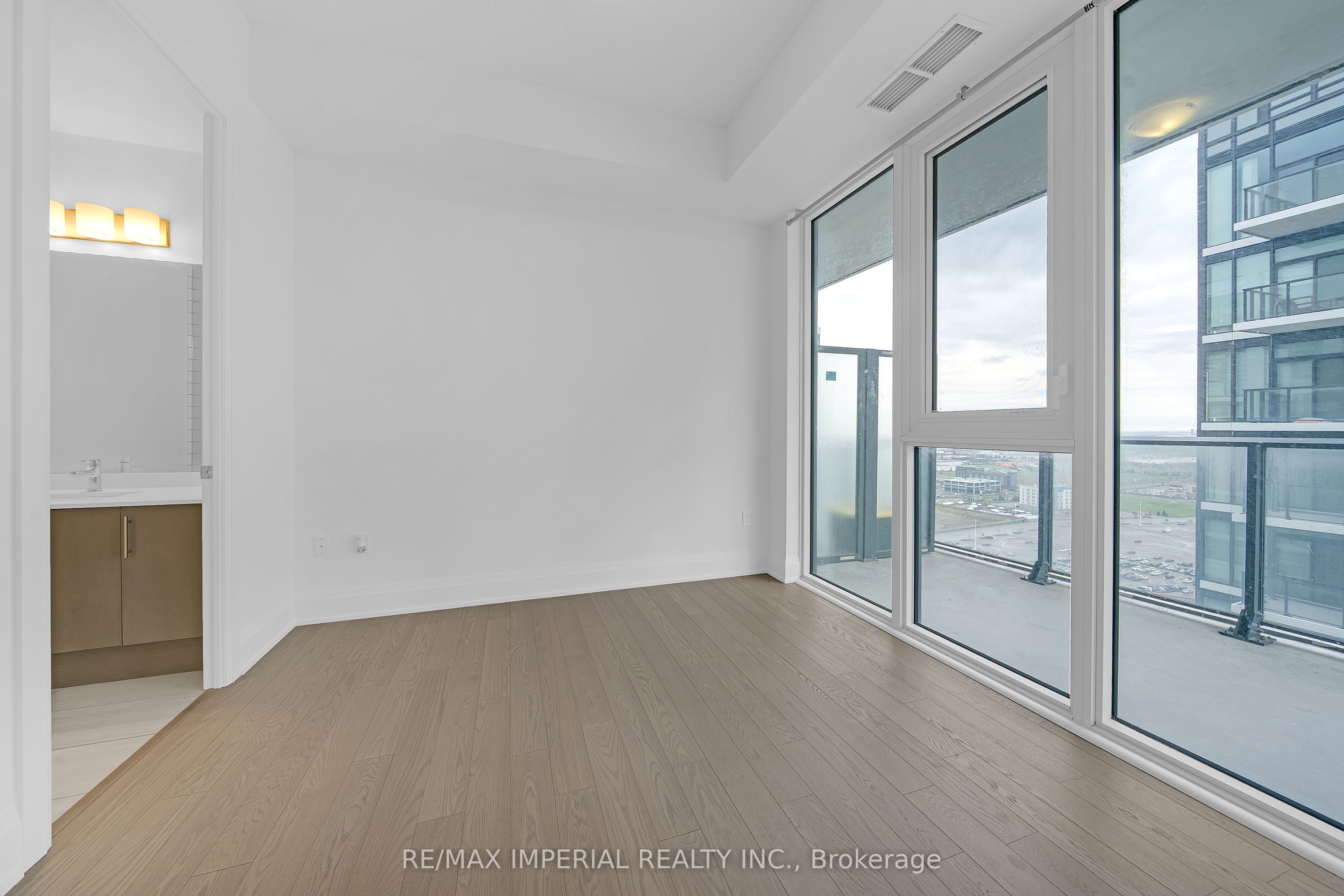 9000 Jane Street Ph106 Property Photo 16