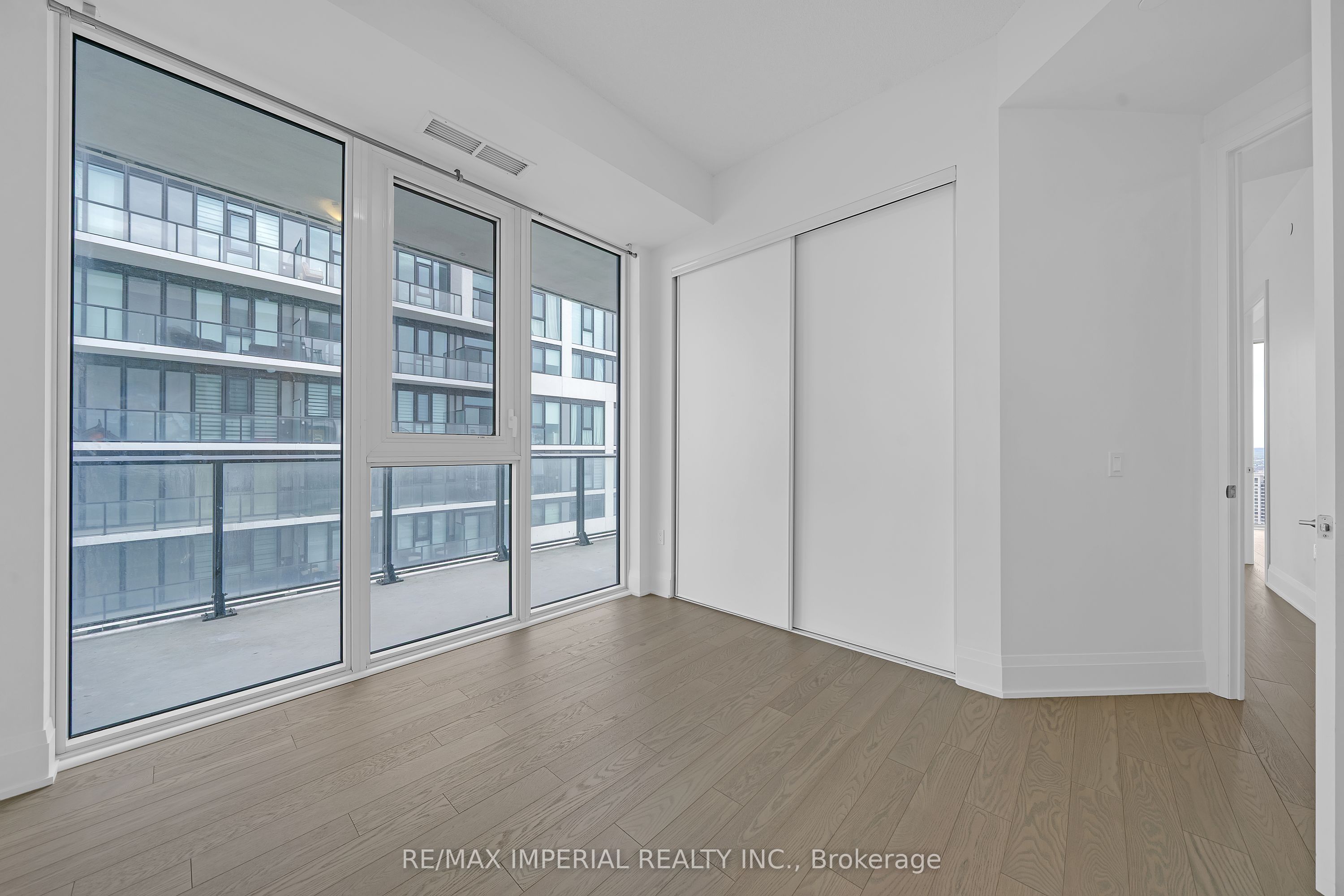 9000 Jane Street Ph106 Property Photo 17