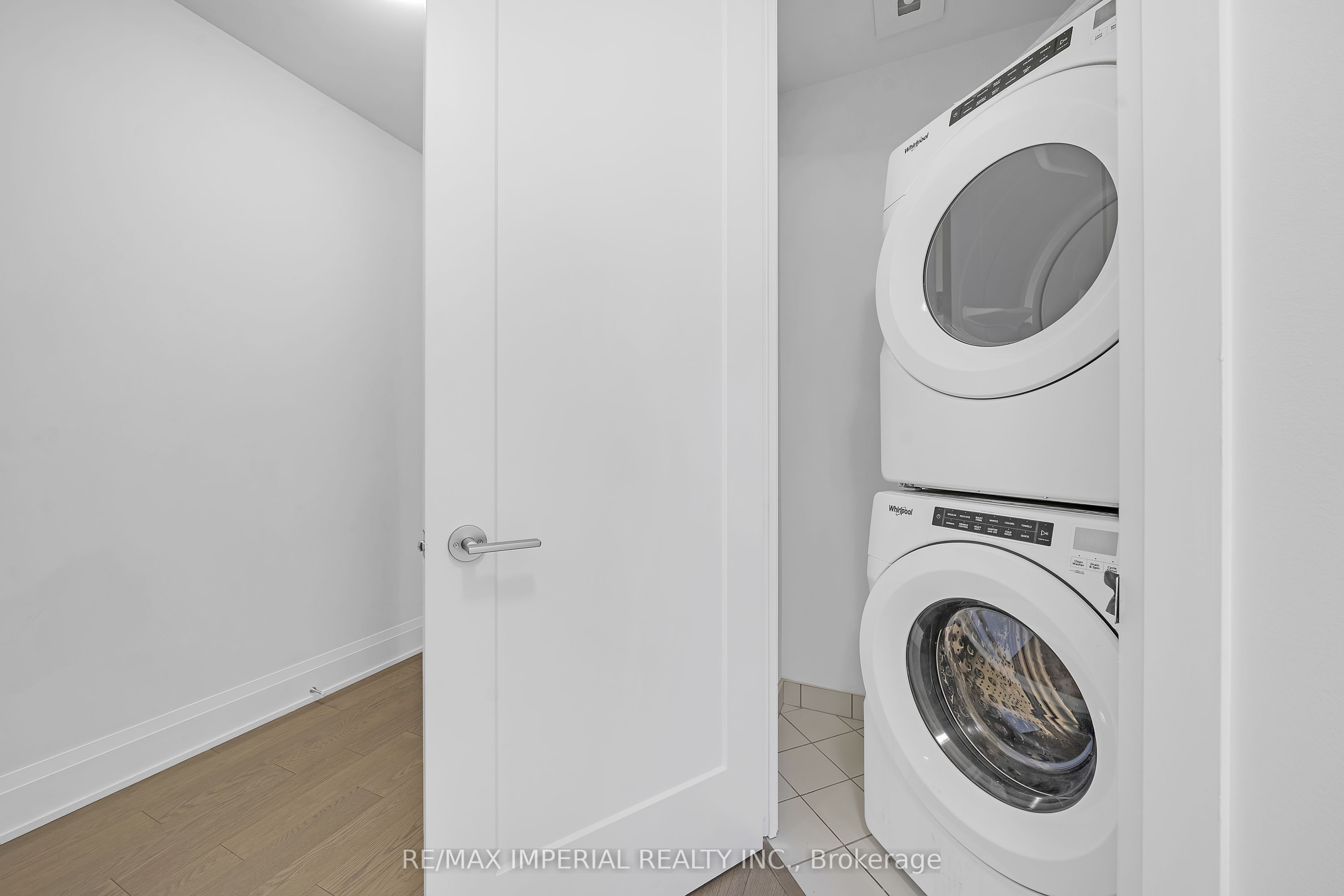 9000 Jane Street Ph106 Property Photo 19