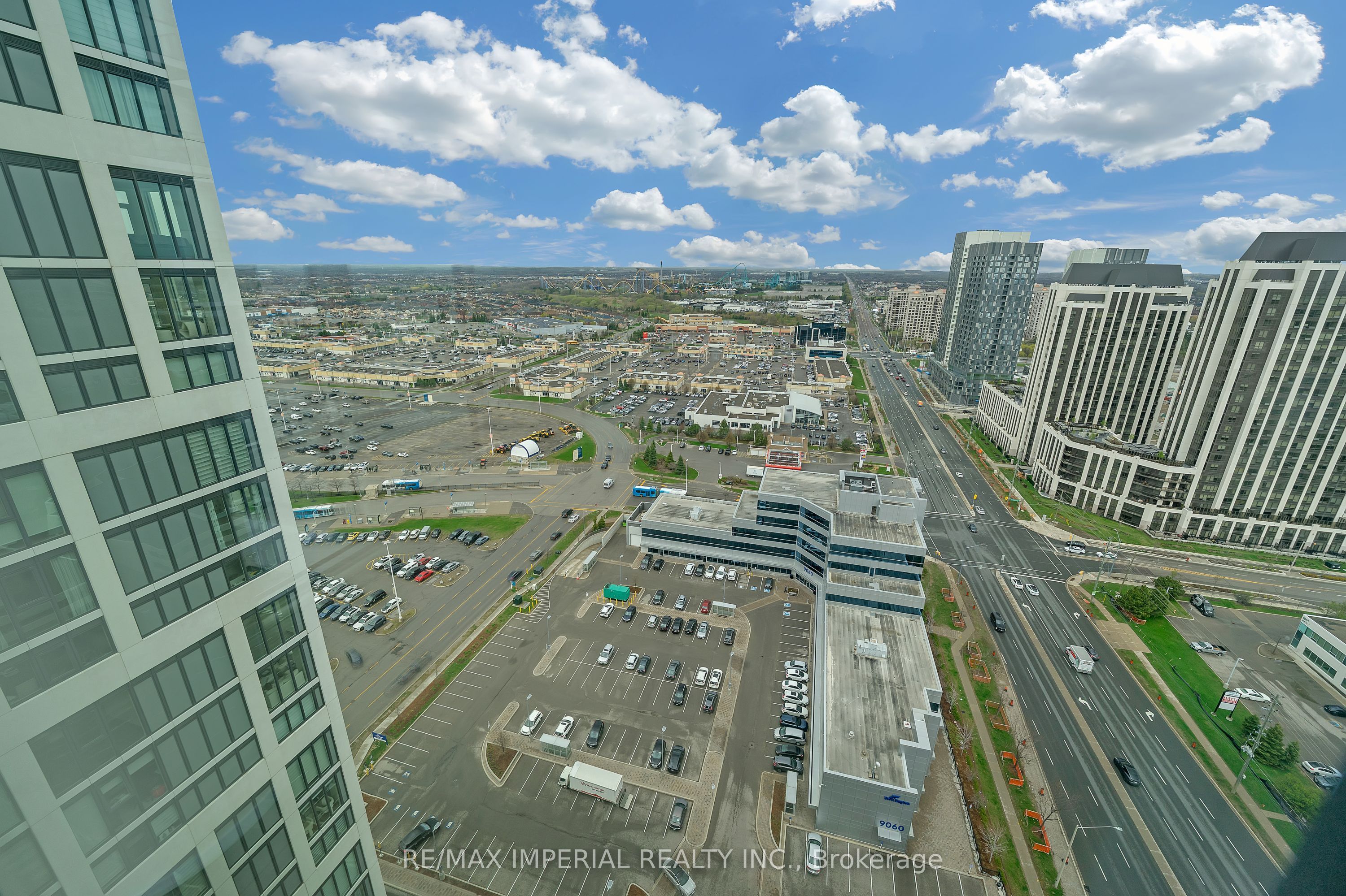 9000 Jane Street Ph106 Property Photo 20