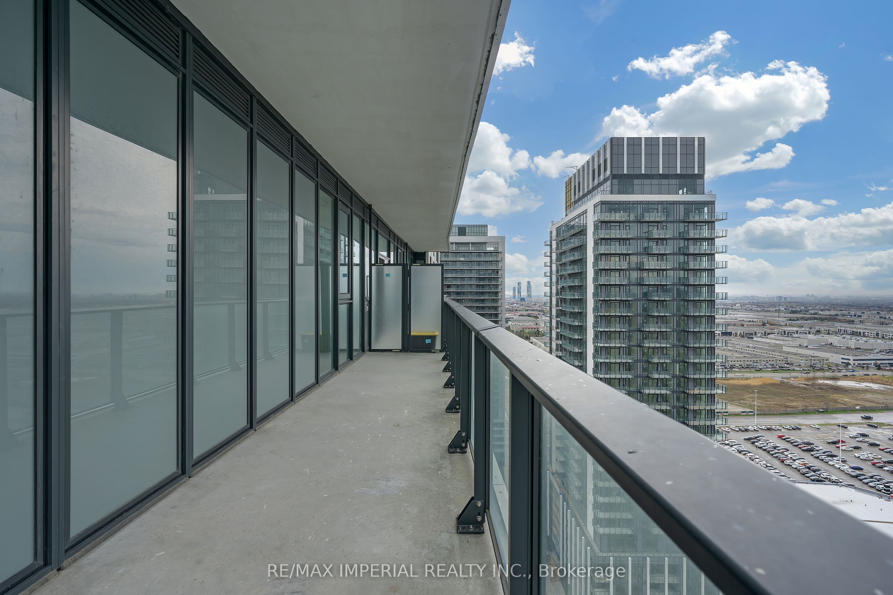 9000 Jane Street Ph106 Property Photo 24