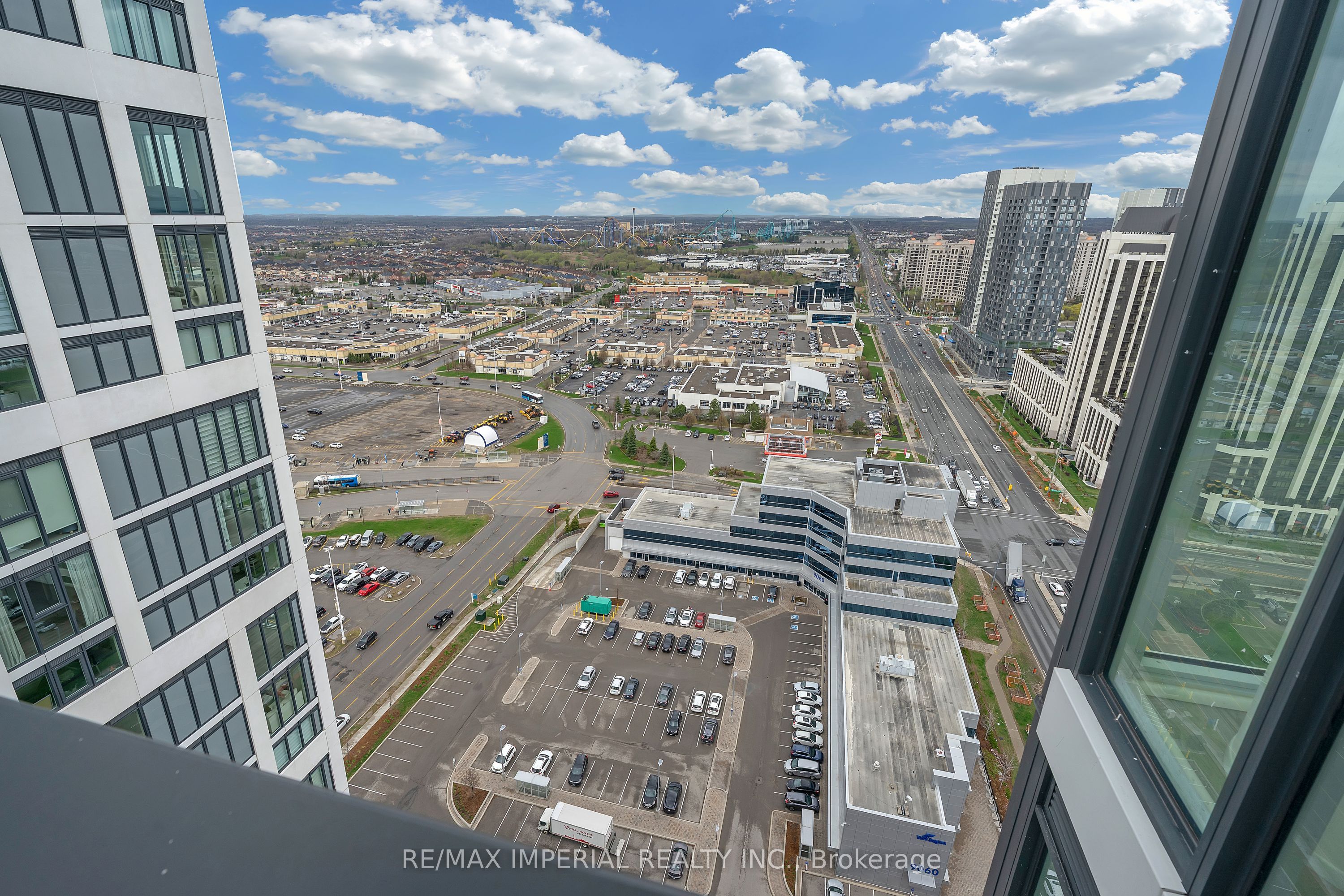 9000 Jane Street Ph106 Property Photo 25