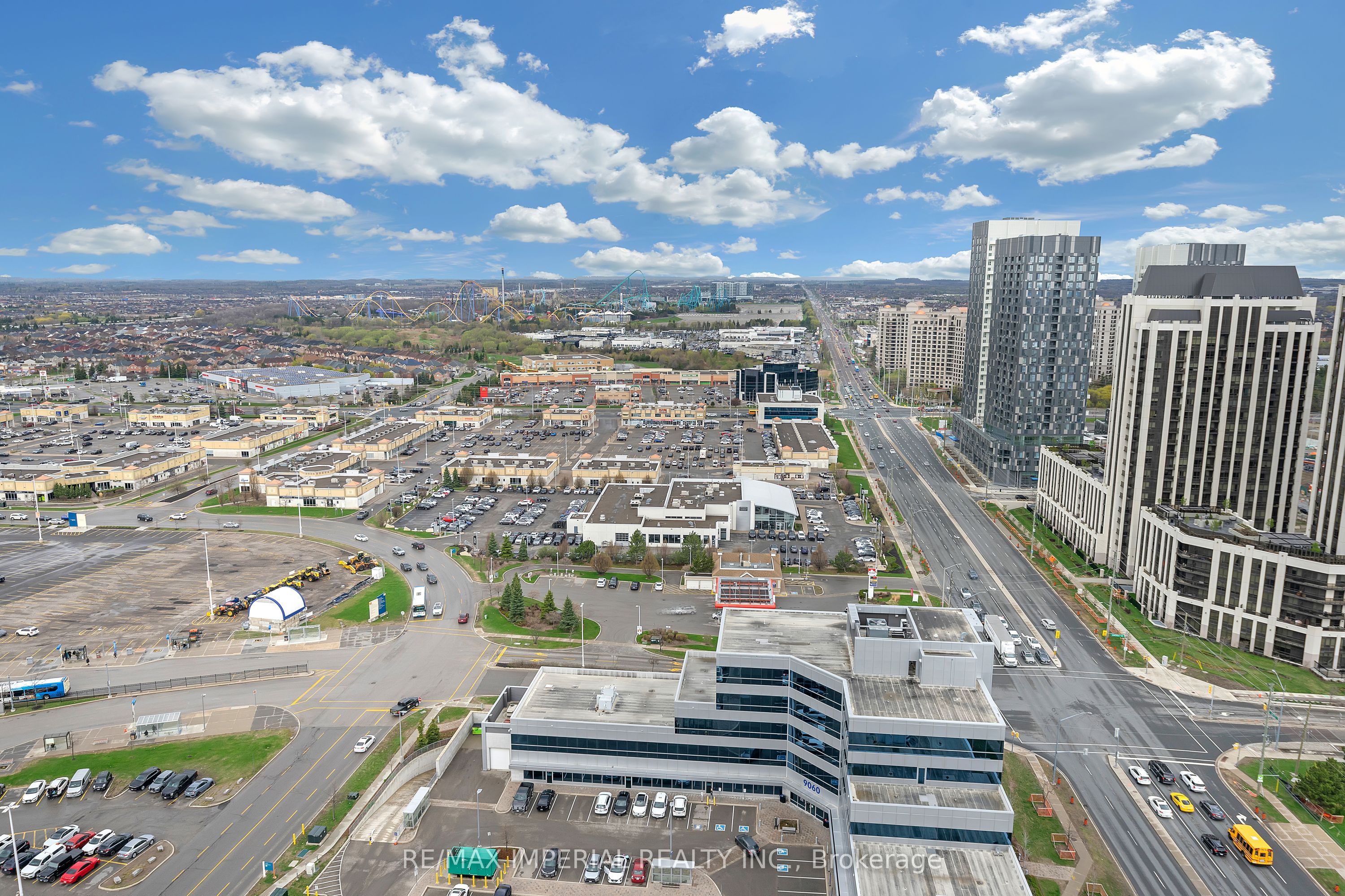 9000 Jane Street Ph106 Property Photo 26