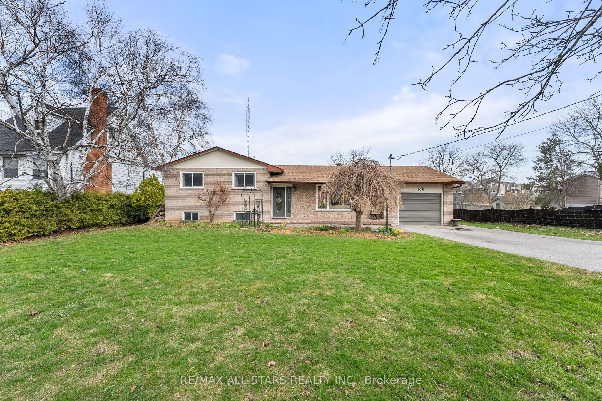 69 The Queensway Avenue Property Photo 1