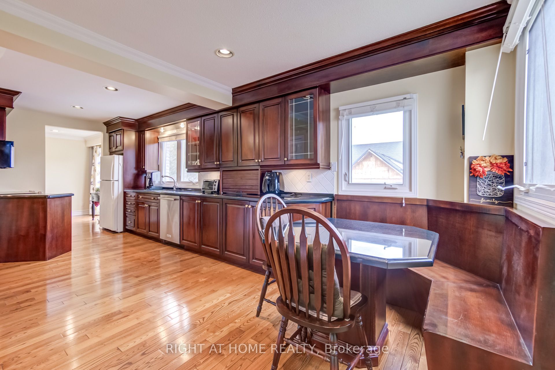 27 Sir Kay Drive Property Photo 8