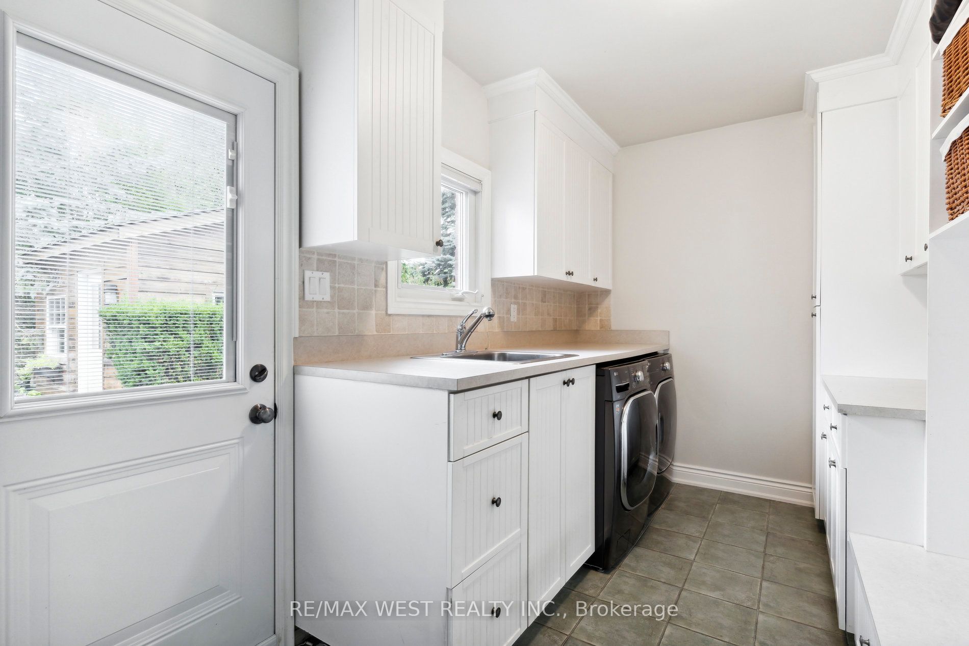 18 Harrowsmith Place Property Photo 12