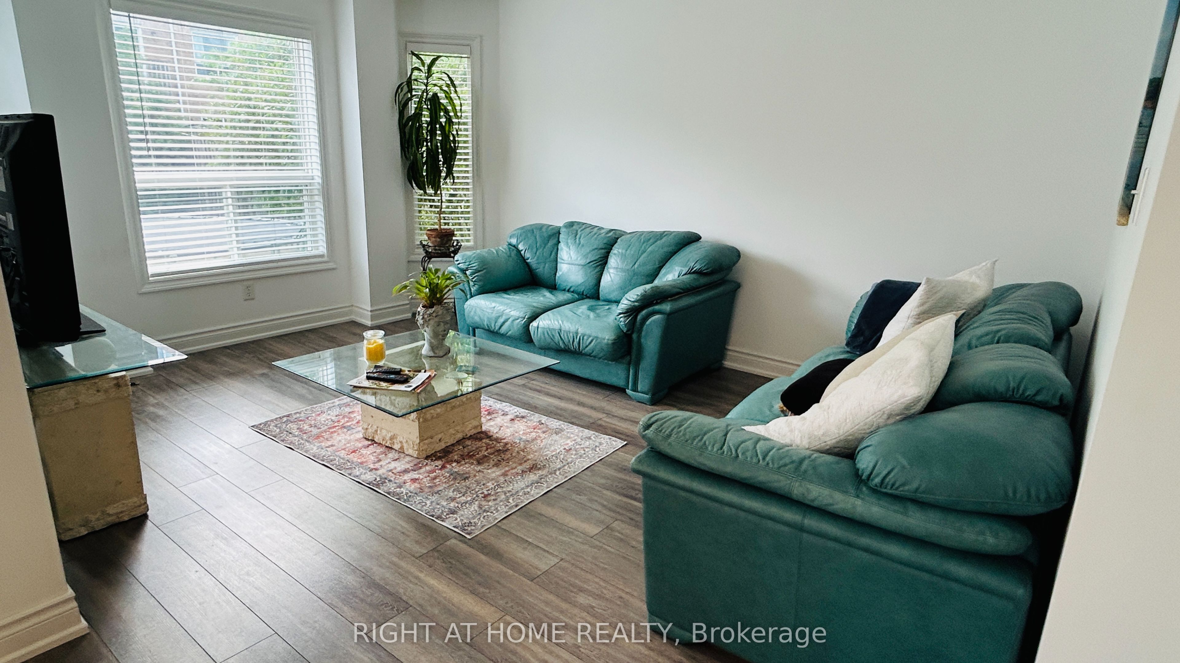 2072 Wilson Street Property Photo 9