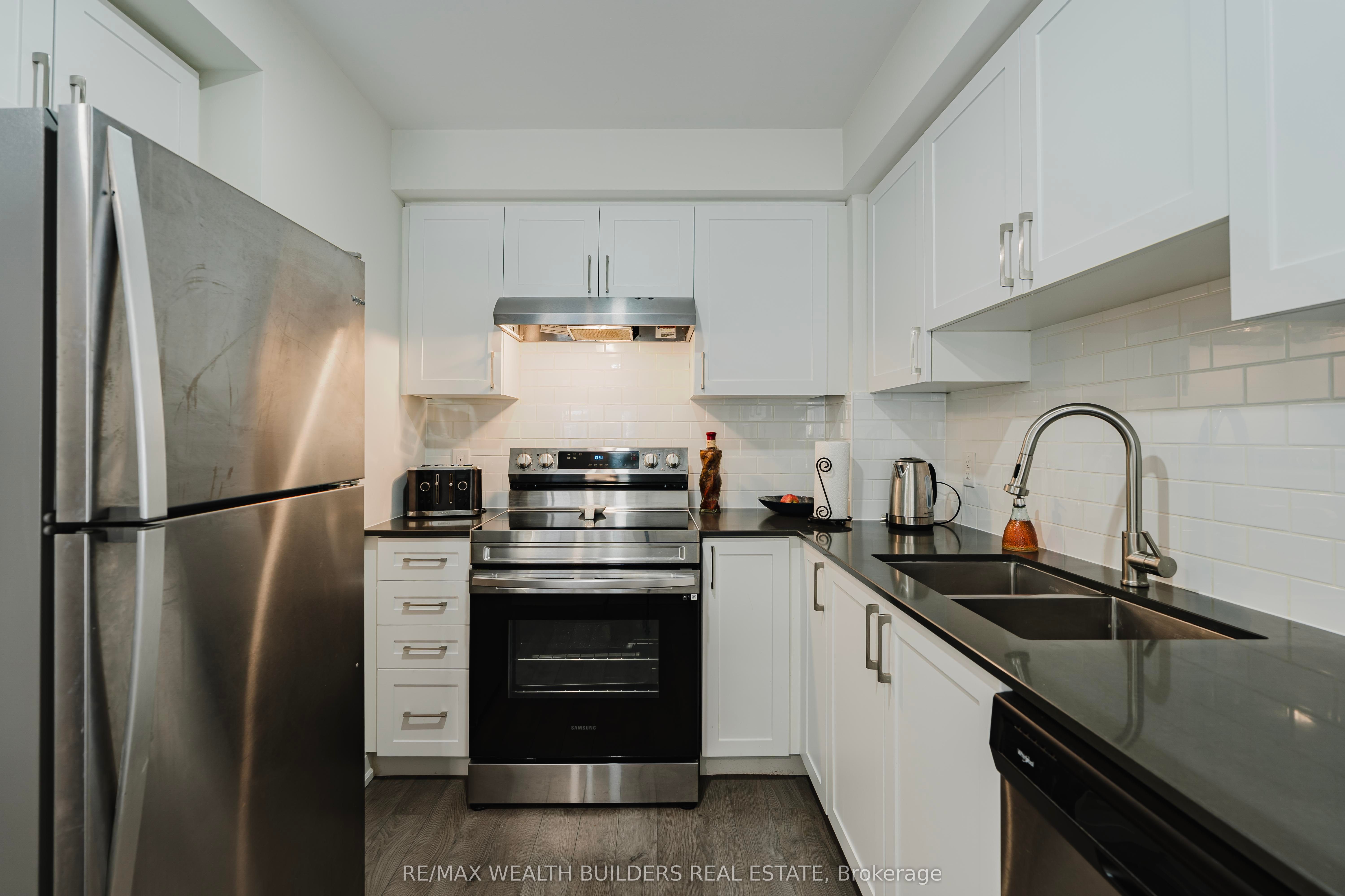 #2216 - 481 Rupert Avenue Property Photo 6