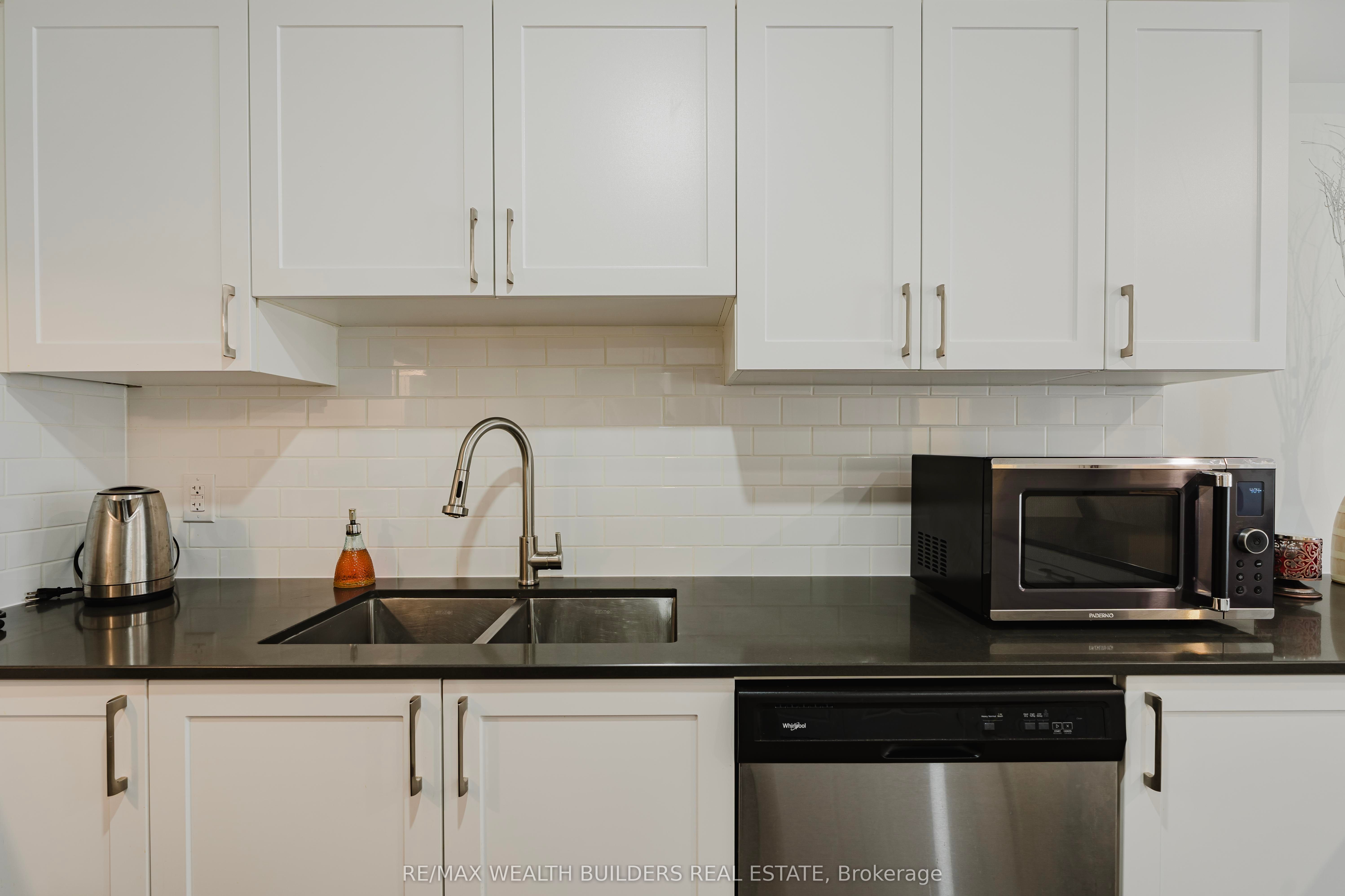 #2216 - 481 Rupert Avenue Property Photo 7