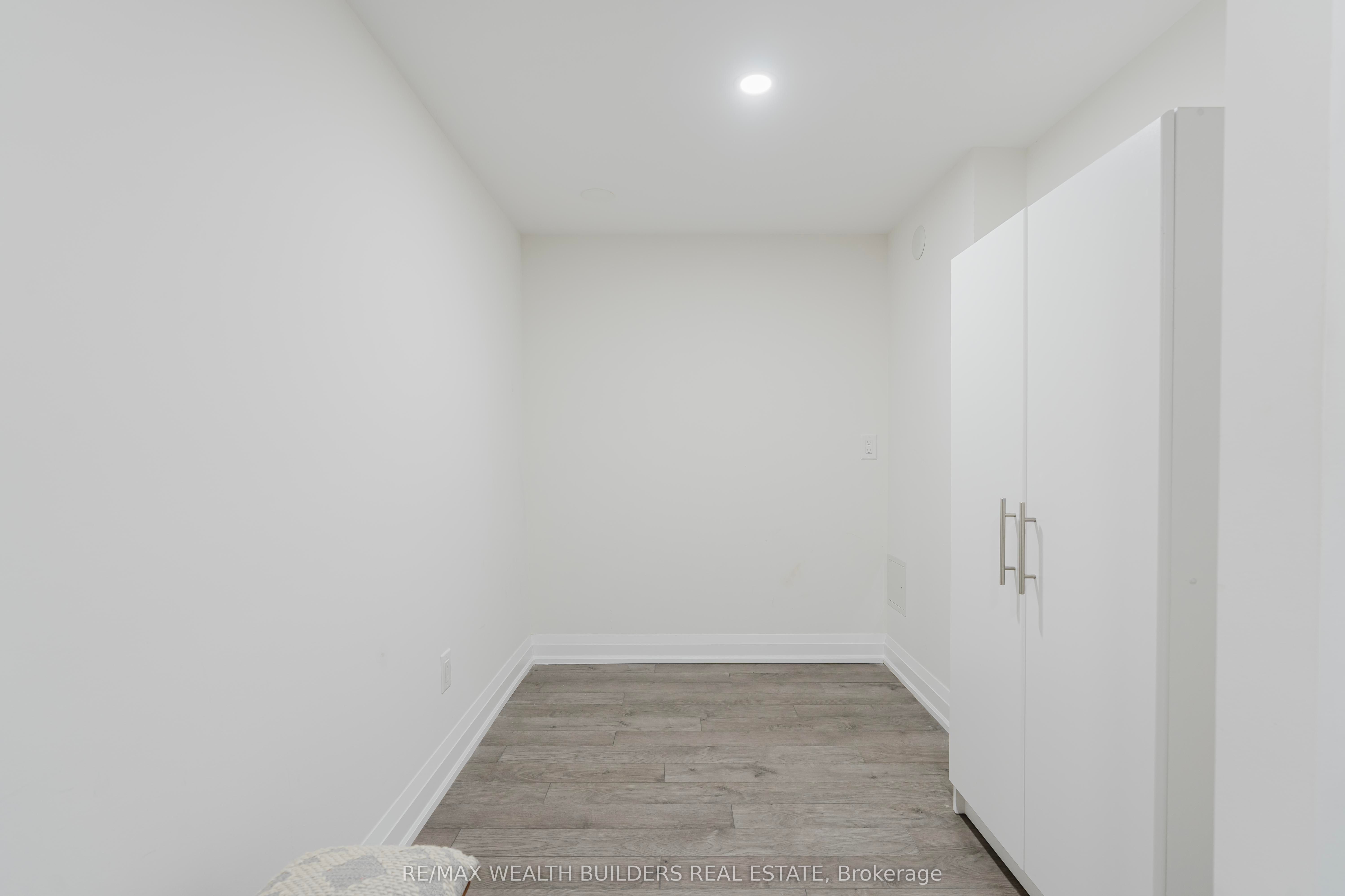 #2216 - 481 Rupert Avenue Property Photo 10