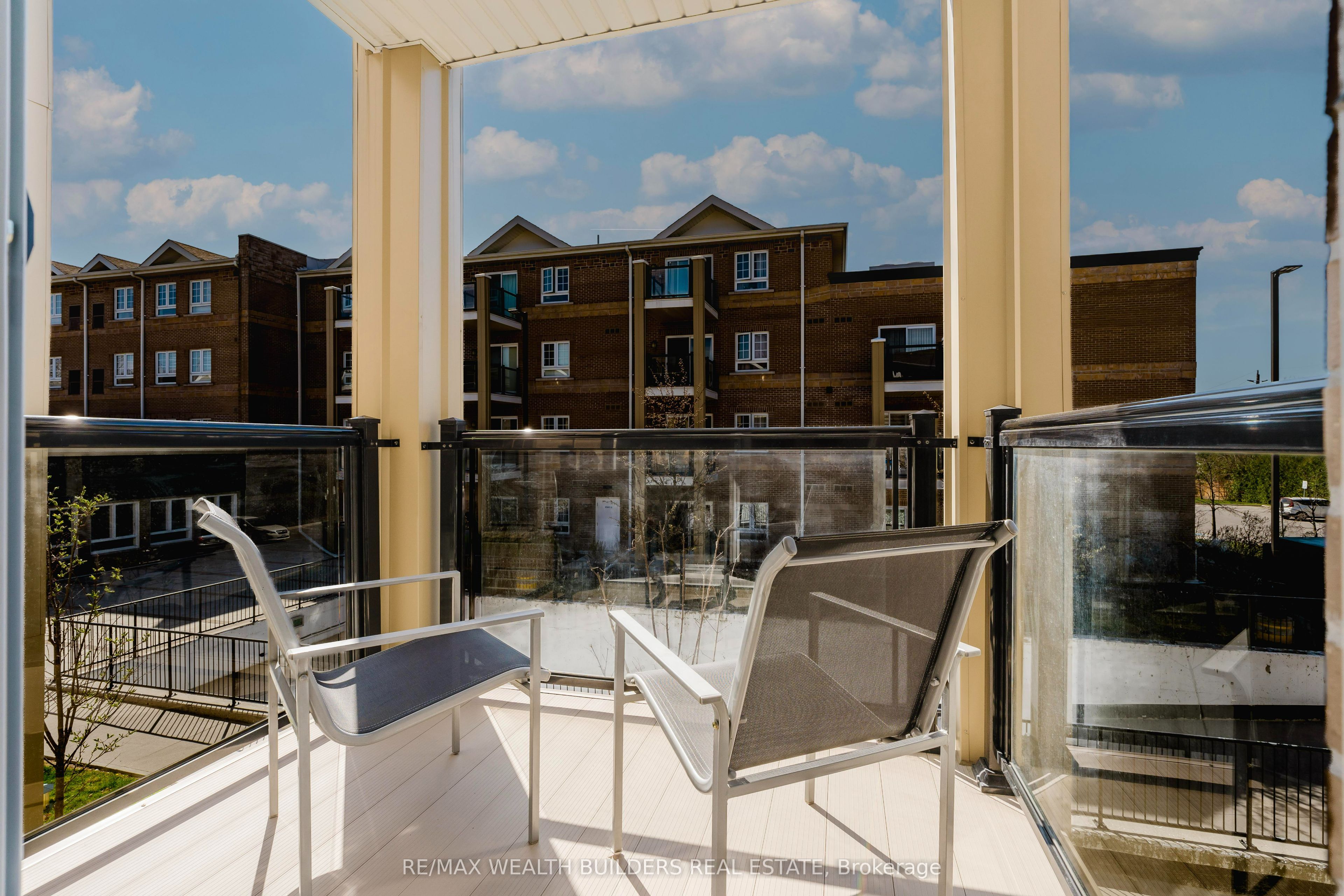 #2216 - 481 Rupert Avenue Property Photo 16