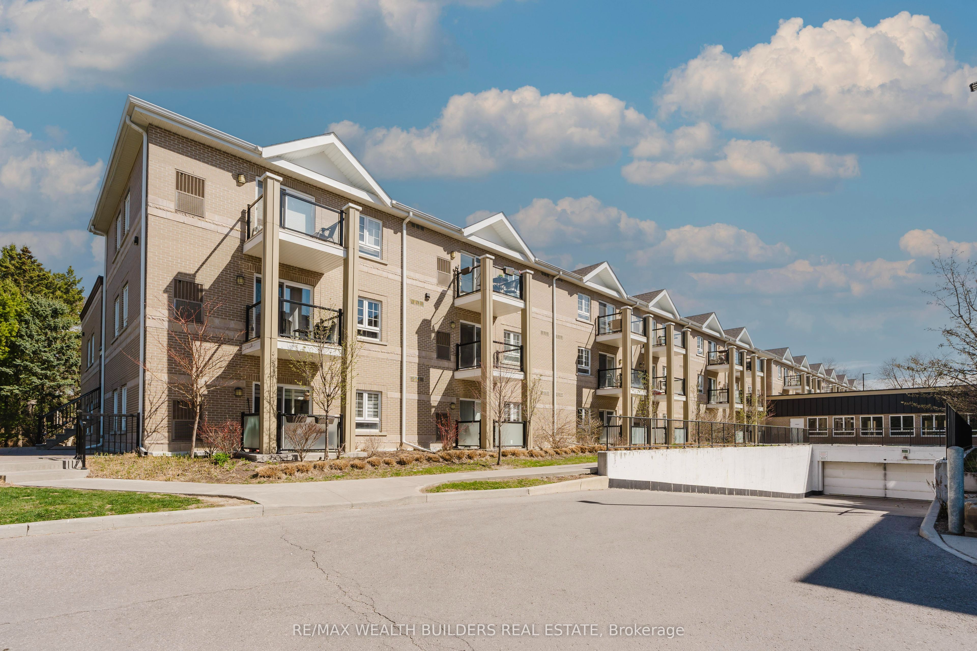 #2216 - 481 Rupert Avenue Property Photo 17